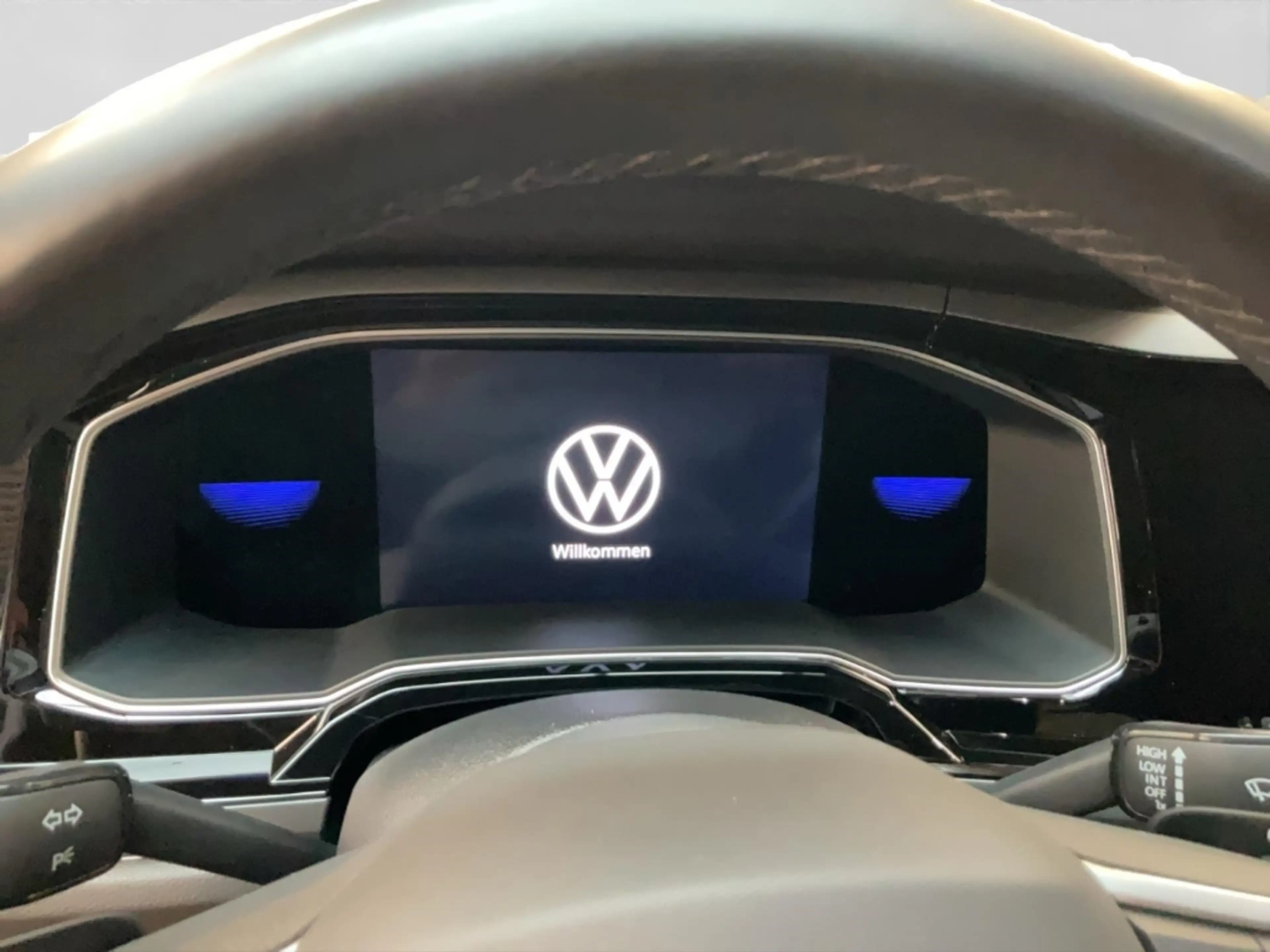 Volkswagen Taigo 1.0 TSI R line Alu Matrix-LED AHK Kamera Navi ACC — photo 10