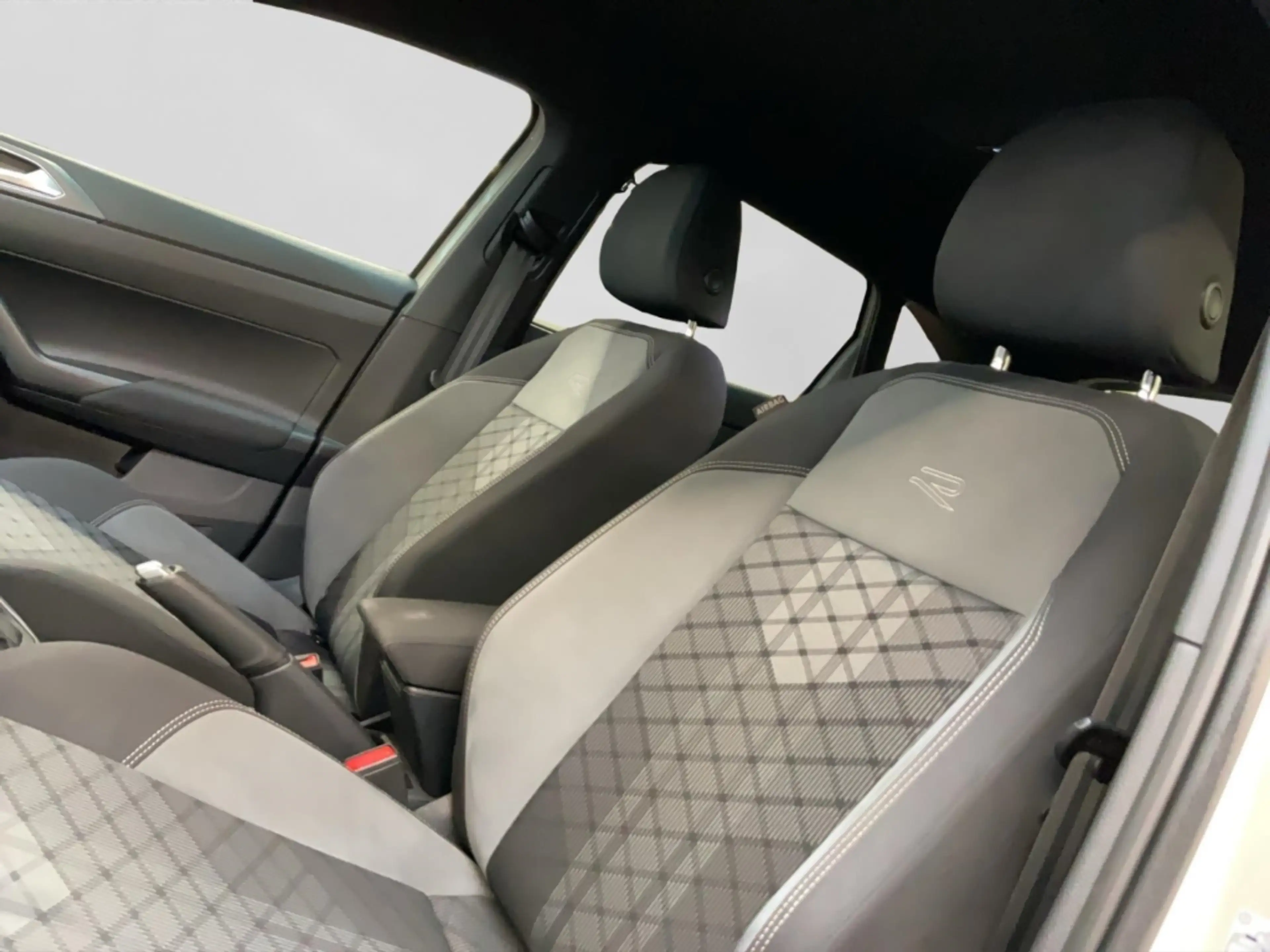 Volkswagen Taigo 1.0 TSI R line Alu Matrix-LED AHK Kamera Navi ACC — photo 11