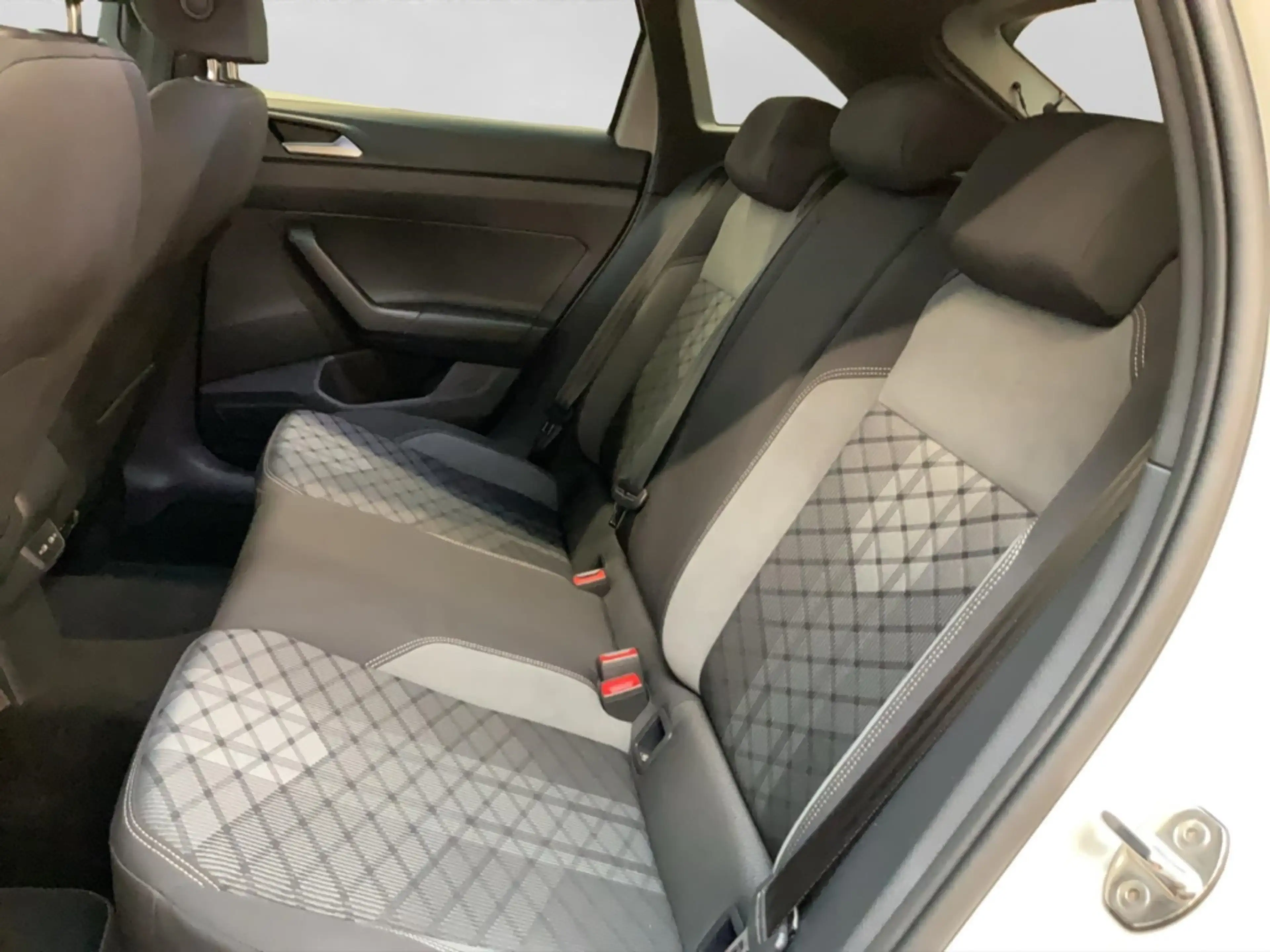 Volkswagen Taigo 1.0 TSI R line Alu Matrix-LED AHK Kamera Navi ACC — photo 13
