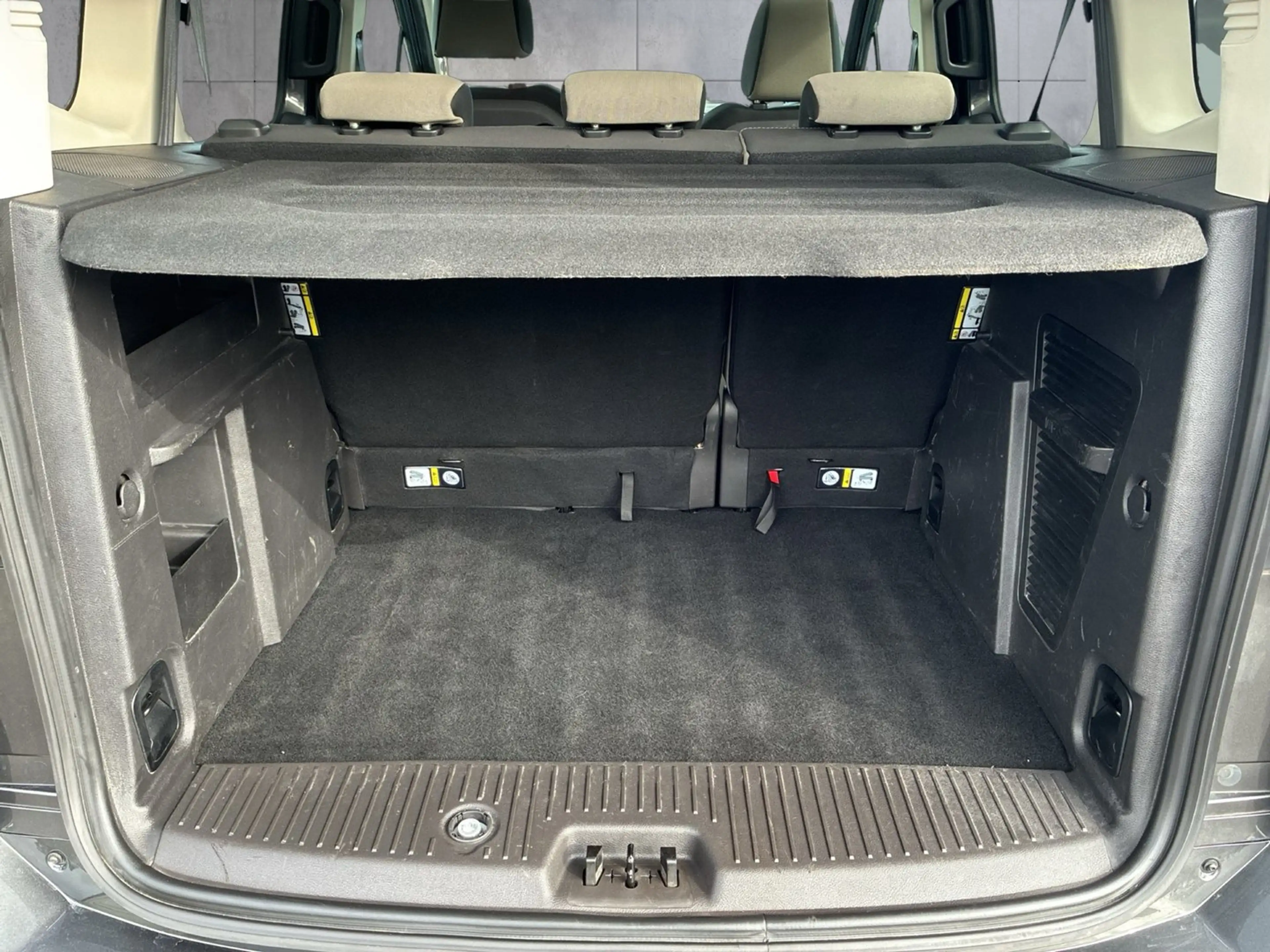 Ford Tourneo Courier 1,0 EcoBoost Titanium — photo 7