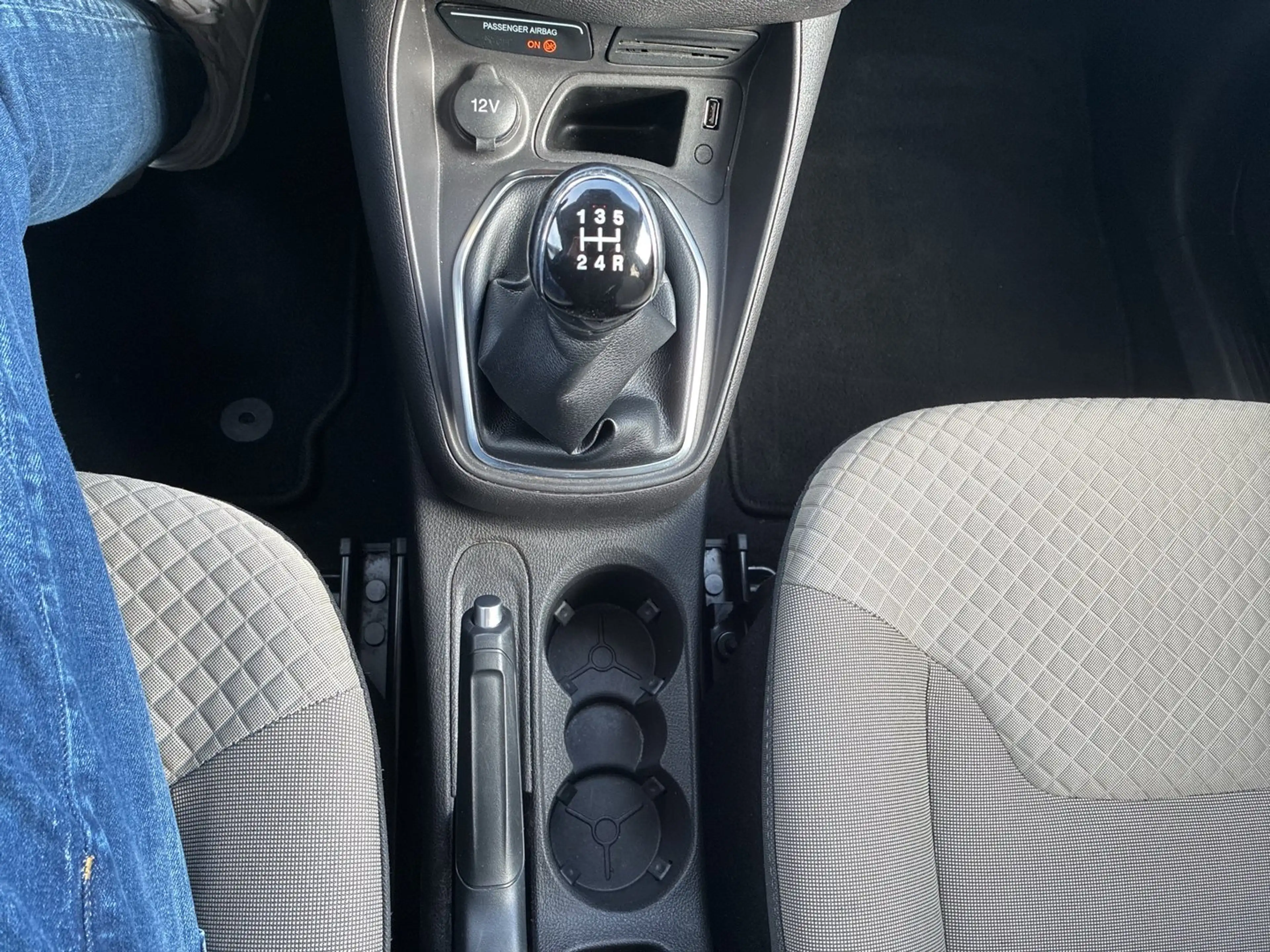 Ford Tourneo Courier 1,0 EcoBoost Titanium — photo 13
