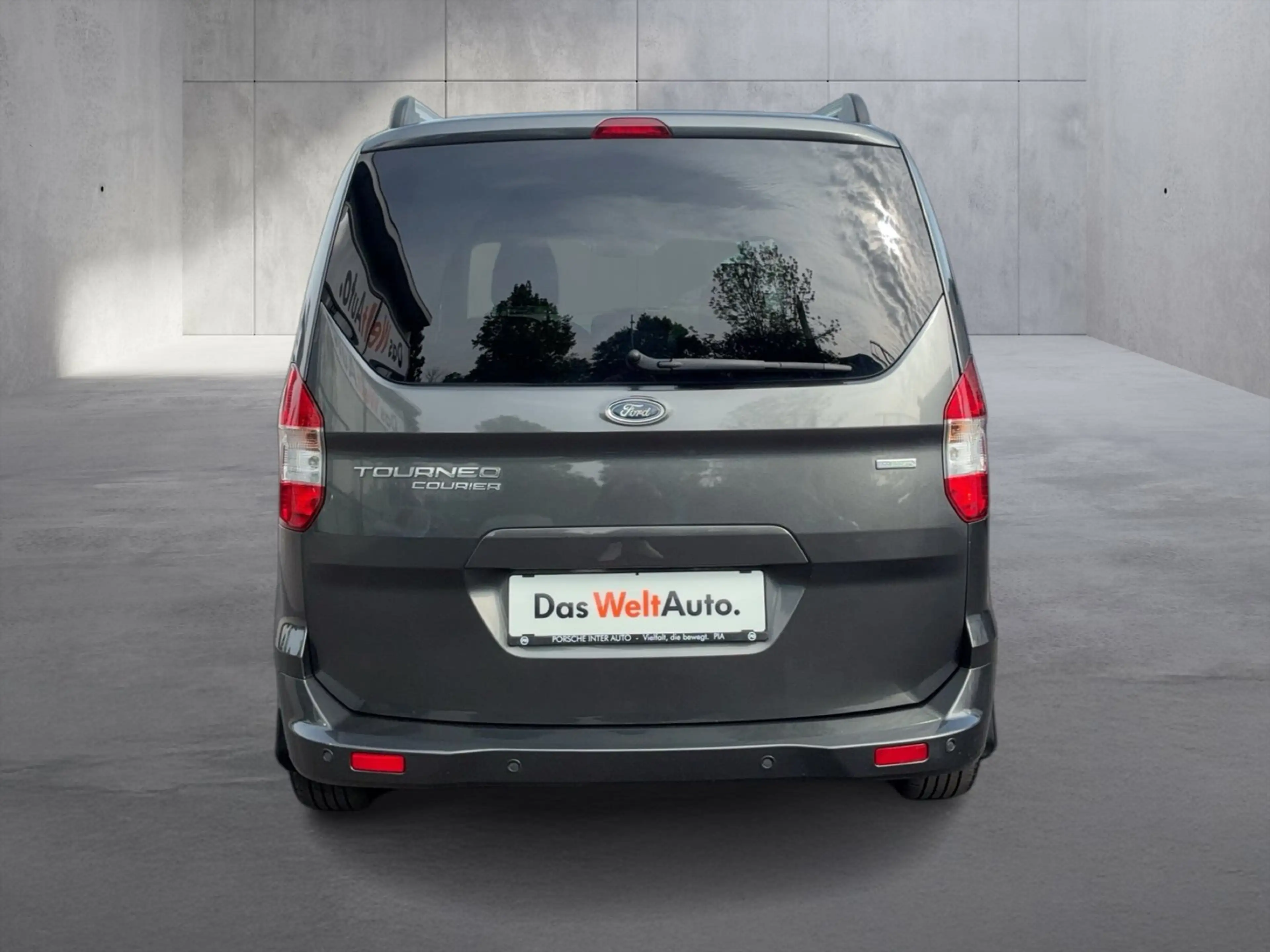 Ford Tourneo Courier 1,0 EcoBoost Titanium — photo 4