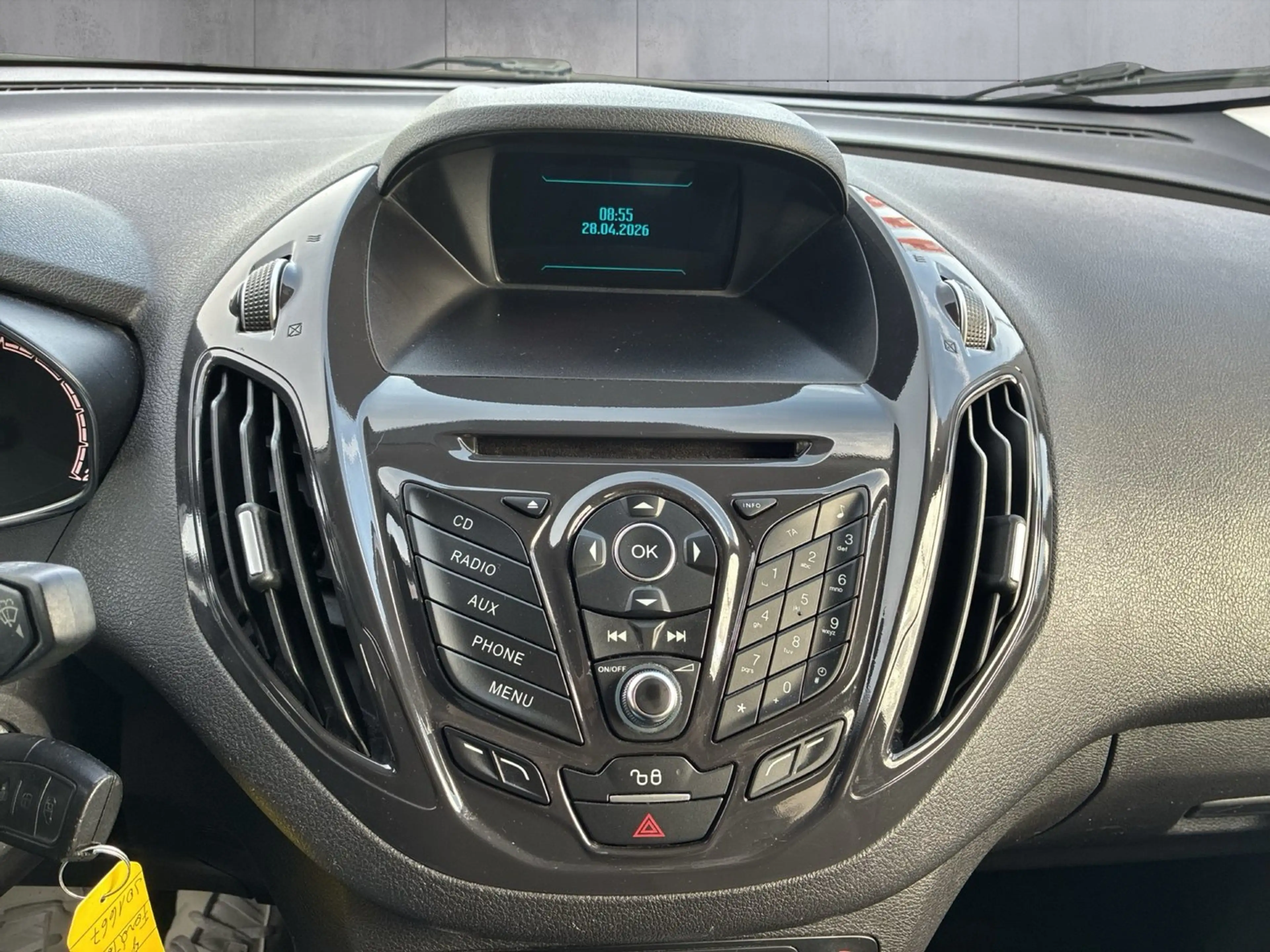 Ford Tourneo Courier 1,0 EcoBoost Titanium — photo 11