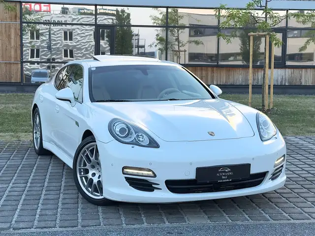 Porsche Panamera 4 DSG *ACC, AGA, TURBO RAD, S-DACH*