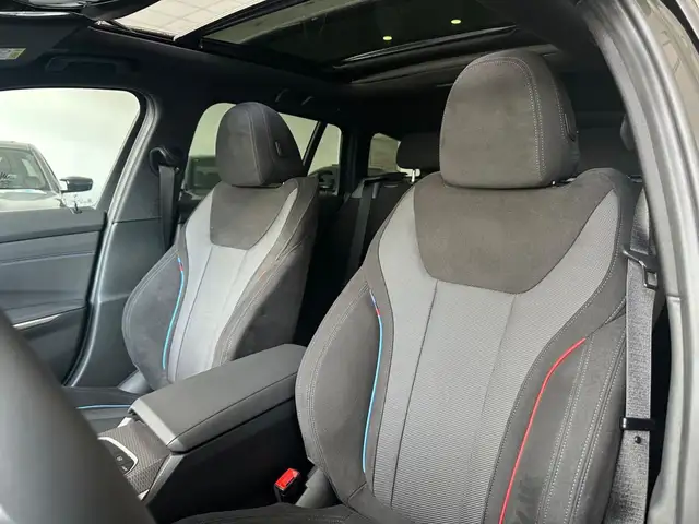 BMW 3 Series view 13