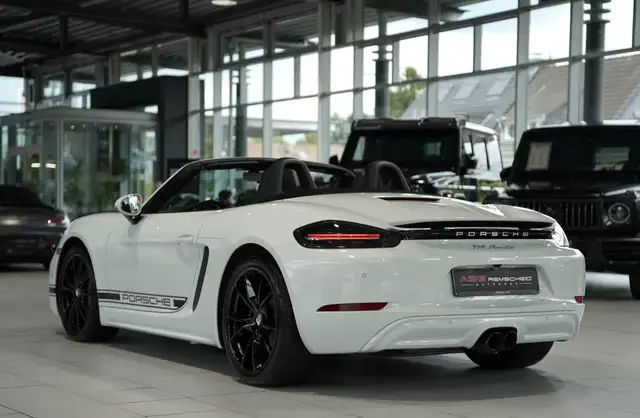 Porsche Boxster view 9