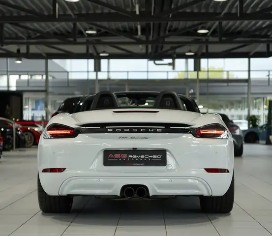 Porsche Boxster view 8