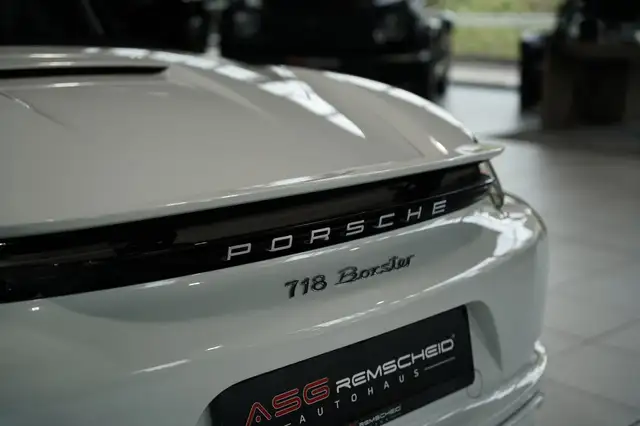 Porsche Boxster view 12