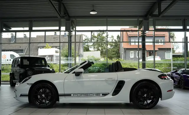 Porsche Boxster view 10
