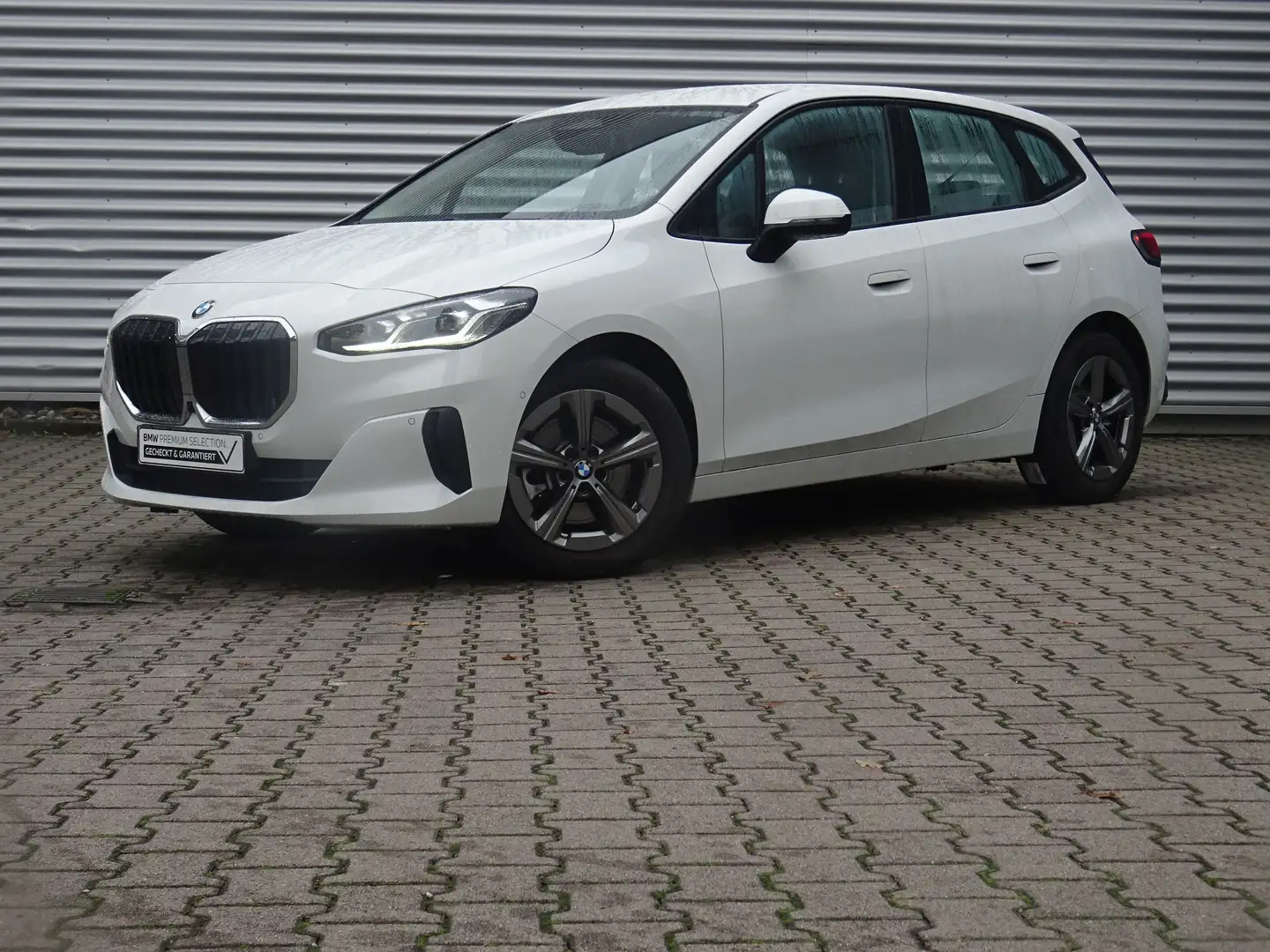 BMW 223 i Active Tourer InnoPaket HuD 360° DriveAssis Weiß - 2