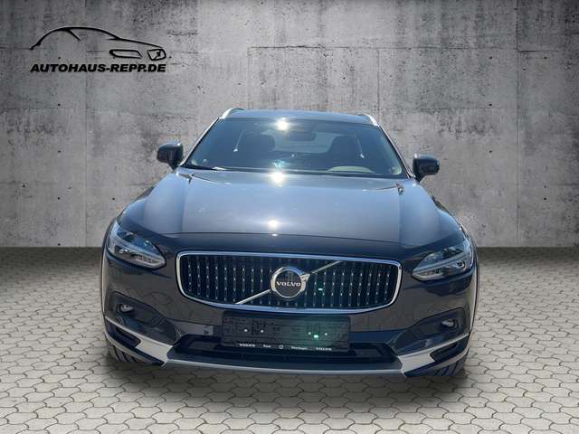 Volvo V90 Cross Country B4 AWD Mild-Hybrid, Diesel / Cross Country Plus,