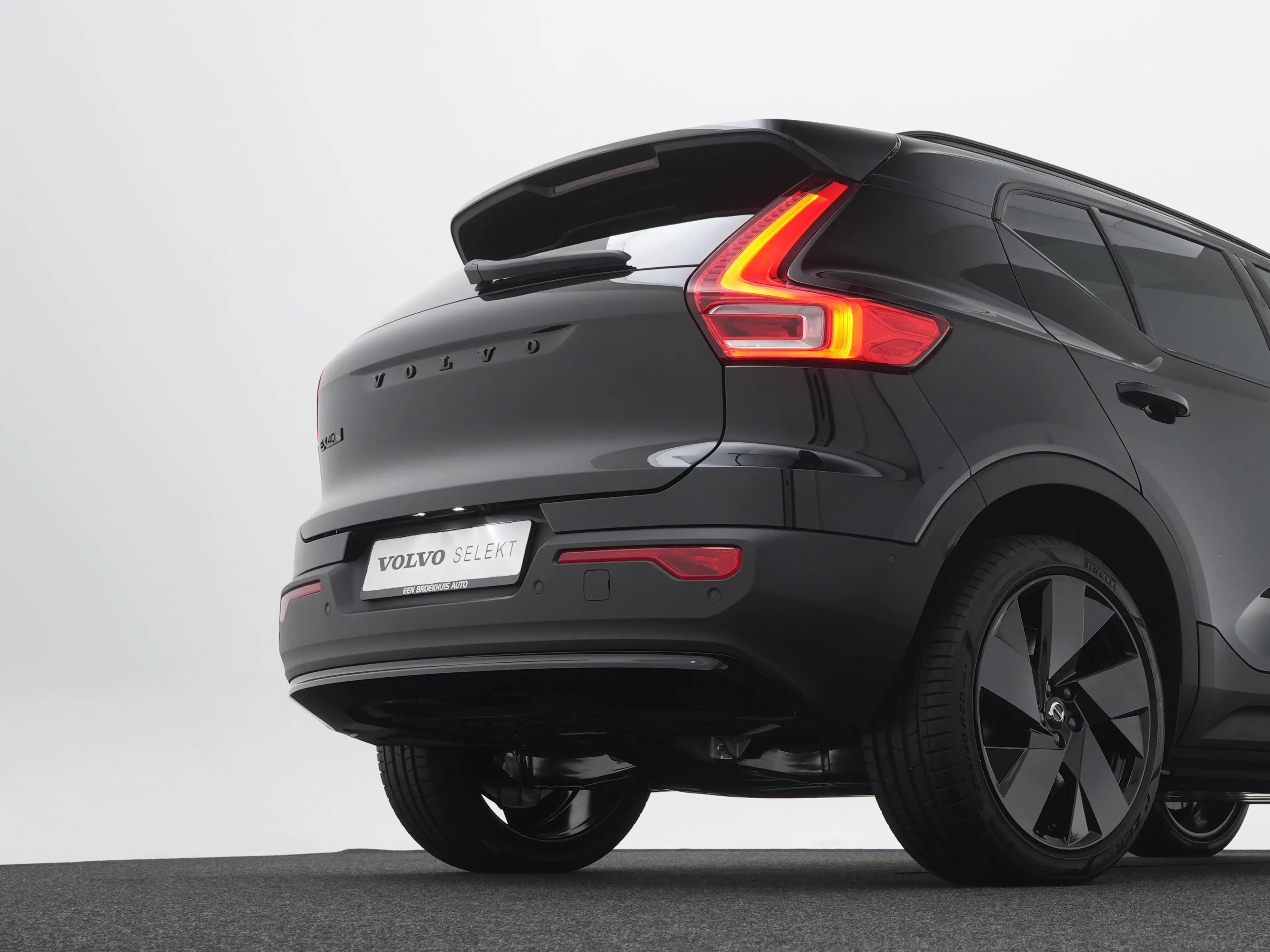 Volvo EX40 Twin 300KW AWD Plus Black Edition | 360° Camera | — photo 15