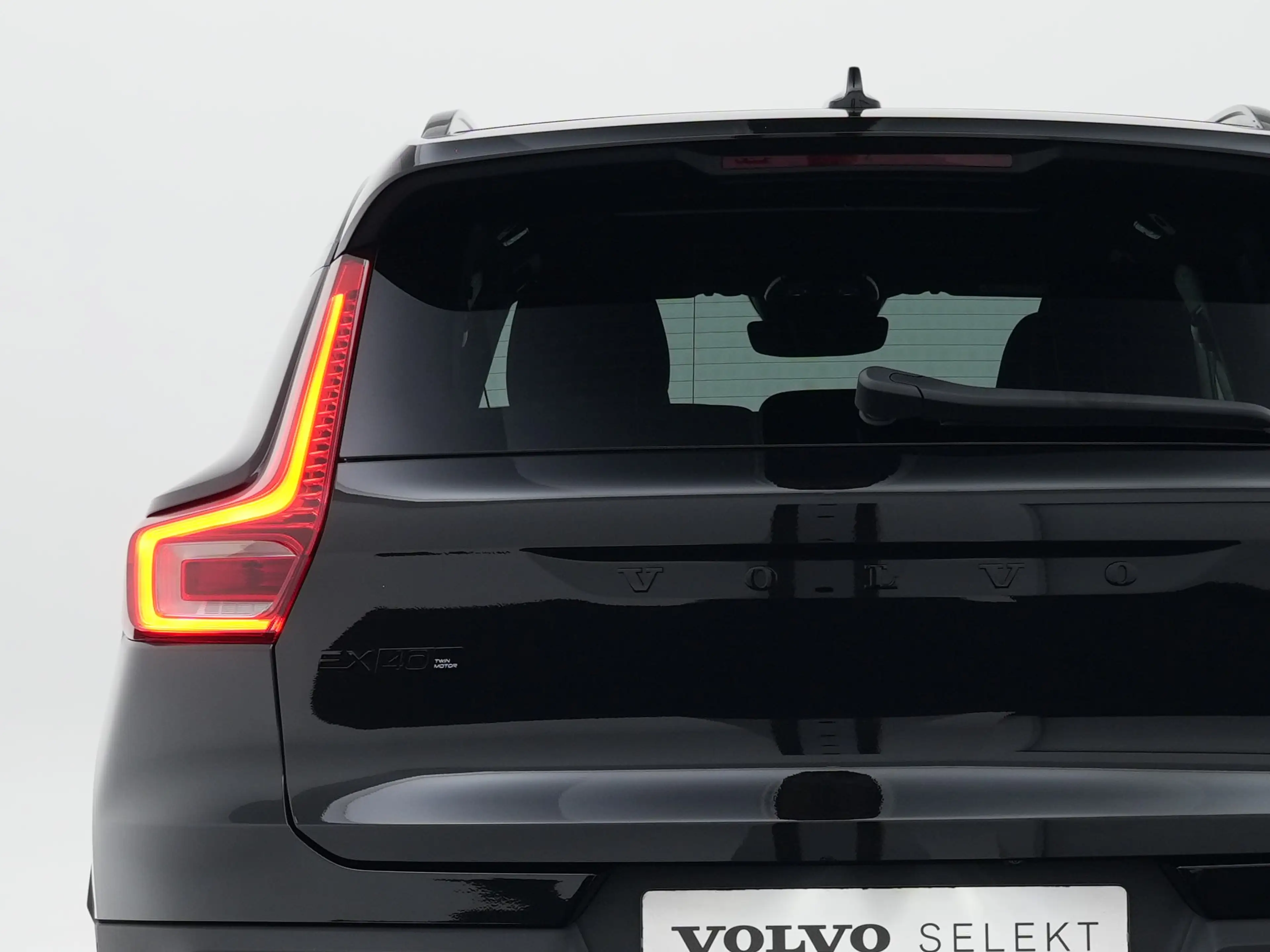 Volvo EX40 Twin 300KW AWD Plus Black Edition | 360° Camera | — photo 6