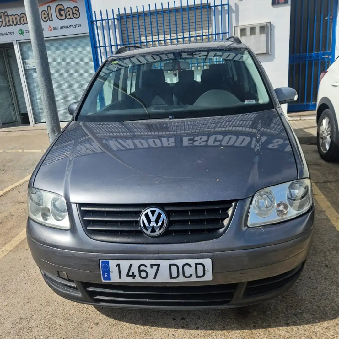 Volkswagen Touran 1.9TDI Conceptline Gris - 2