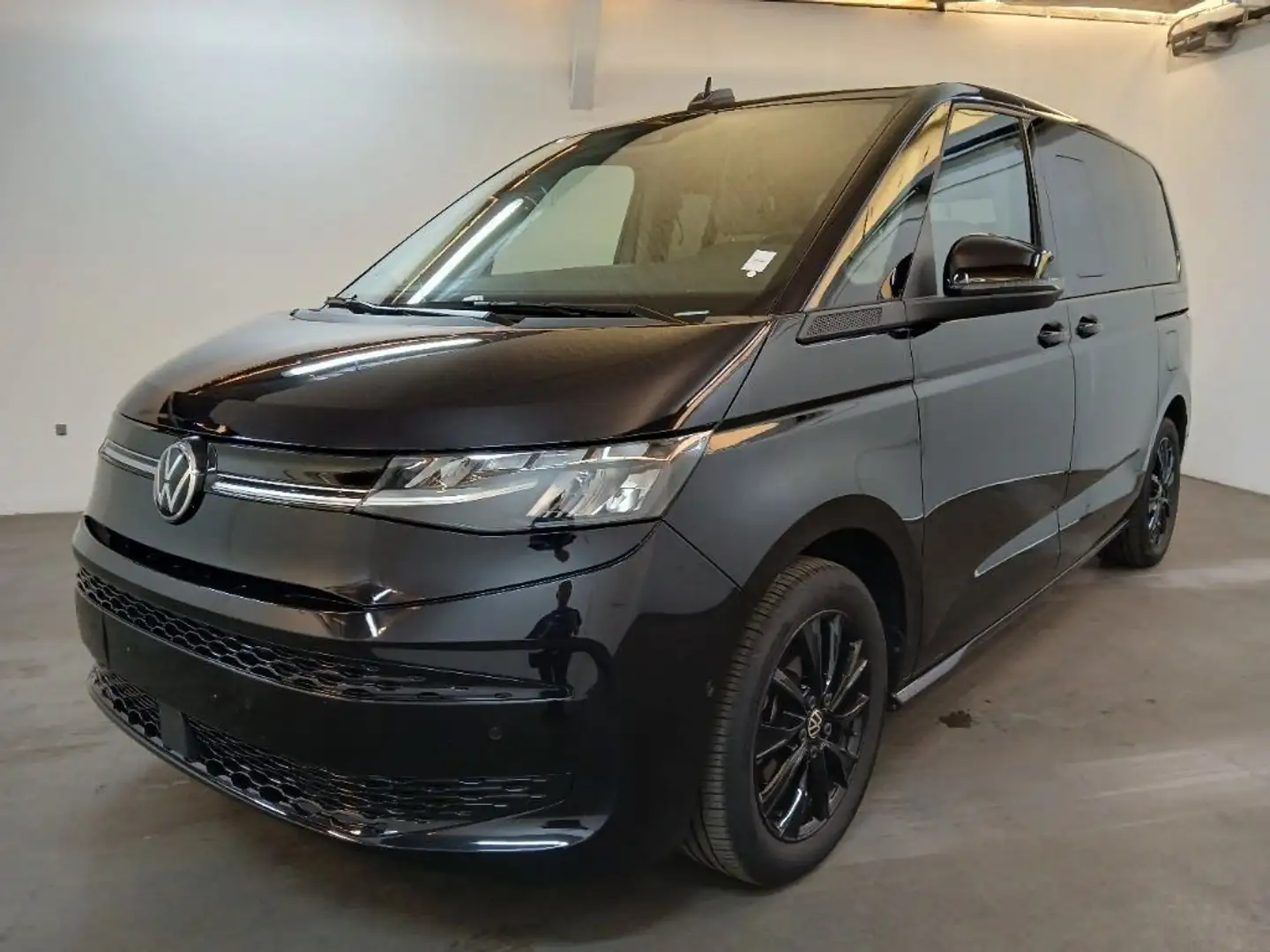 Volkswagen T7 Multivan *AHK*Park Assist*Standheizung*Pano Zwart - 1