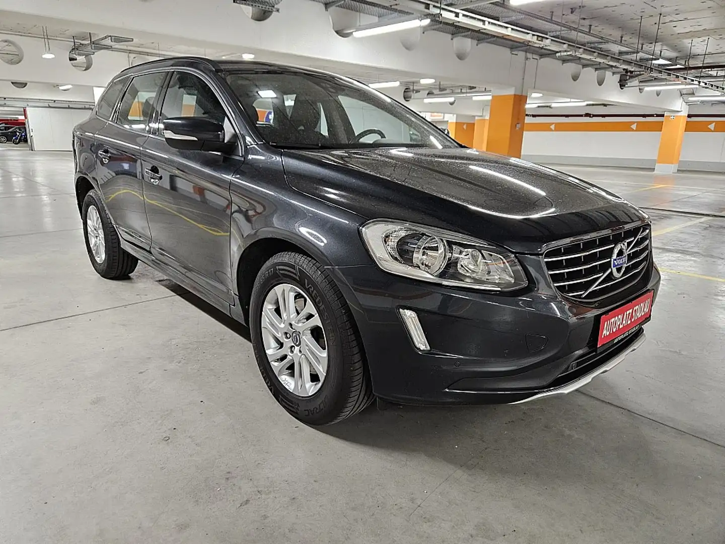 Volvo XC60 D4 AWD Kinetic Grau - 2