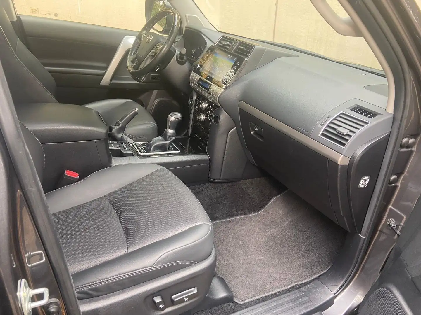 Toyota Land Cruiser D-4D Limited - 1