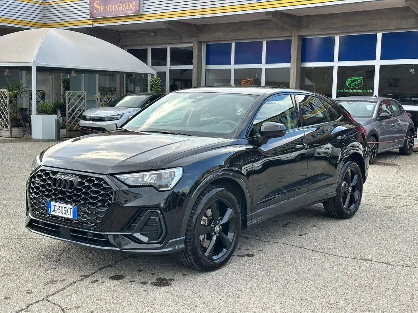 Audi Q3 SPB 45 TFSI S tronic quattro edition Schwarz - 1