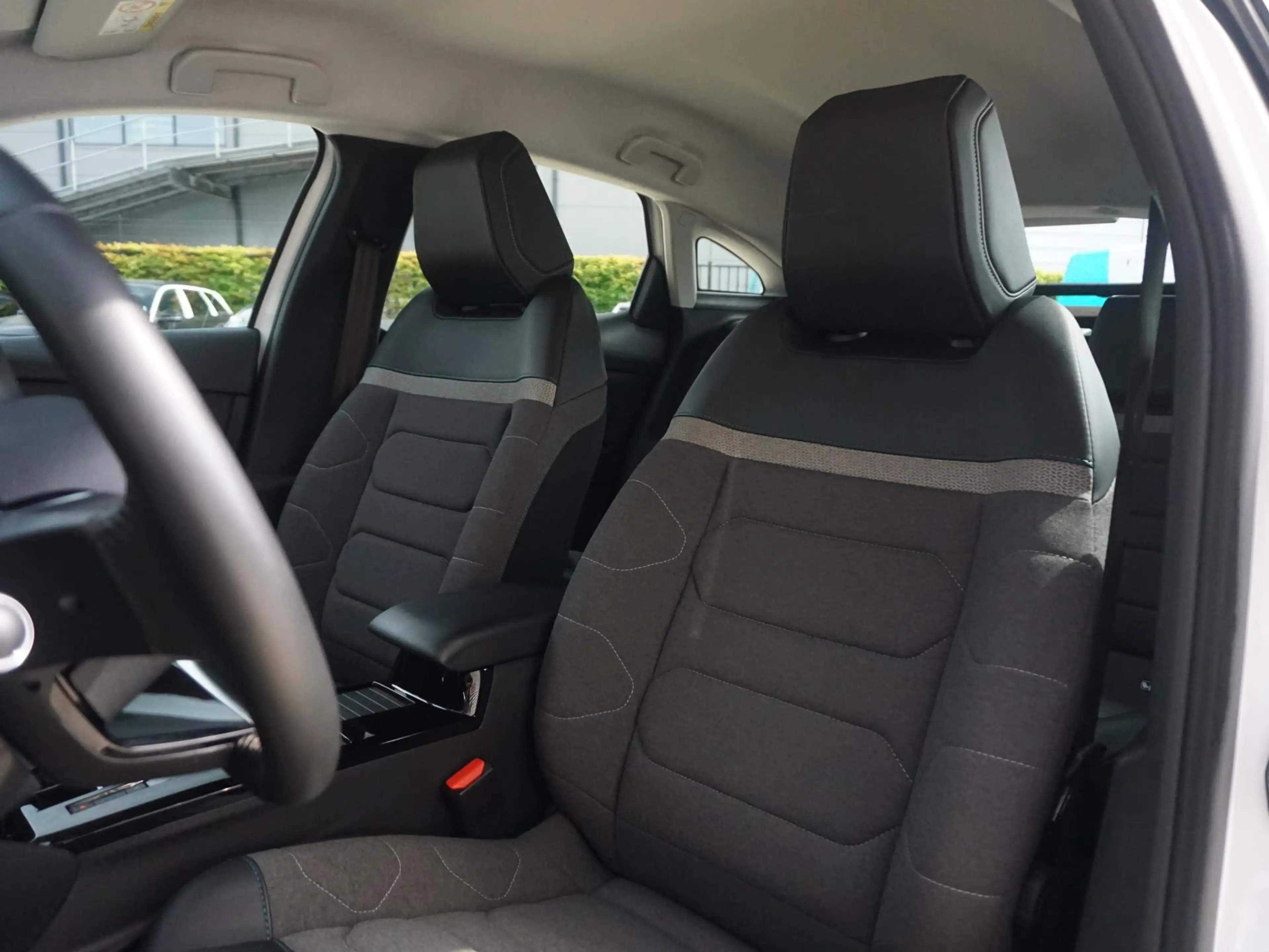 Citroen E-C4 Electric Feel Pack 50 kWh 180° Camera | Keyless | Head-up d — photo 11