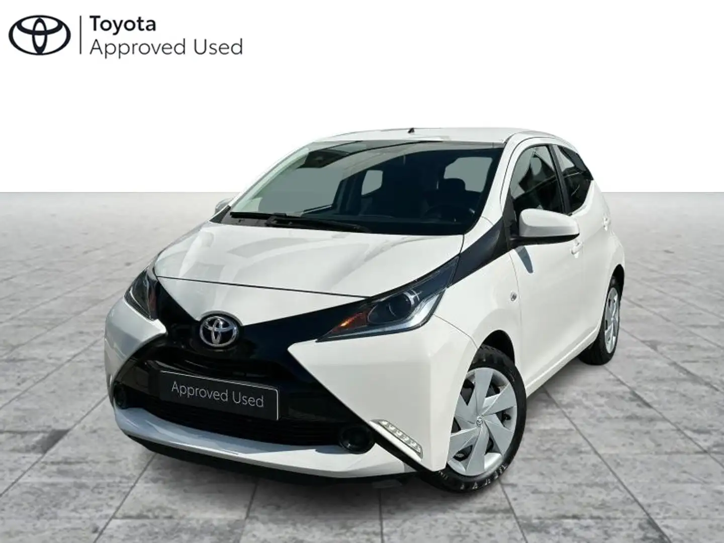 Toyota Aygo x-play Білий - 1