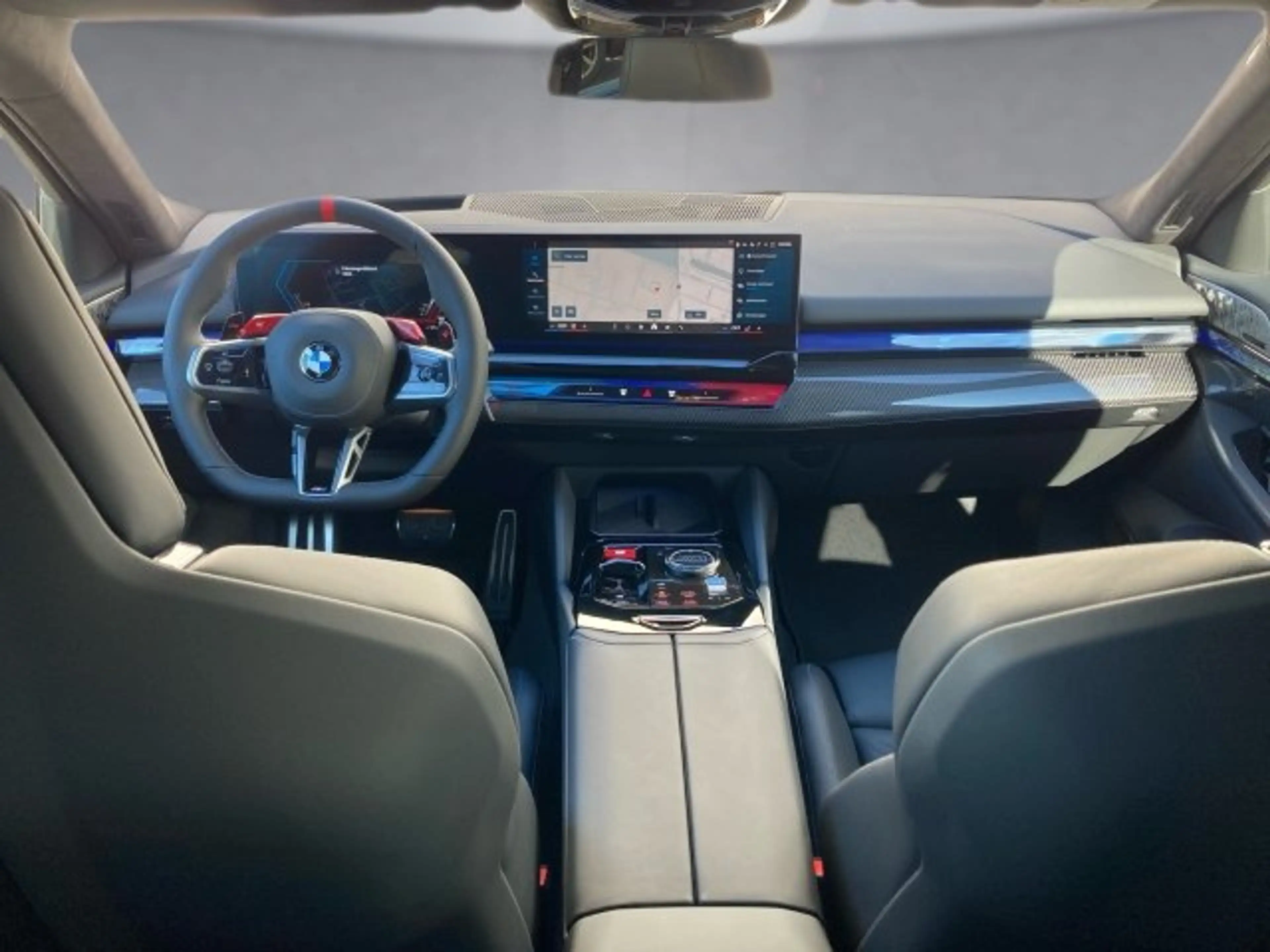 BMW M5 Touring — photo 9