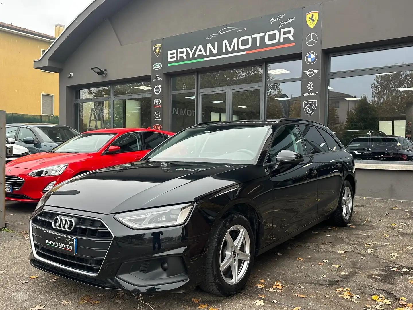 Audi A4 A4 Avant 30 TDI/136 CV S tronic Business Advanced Noir - 1