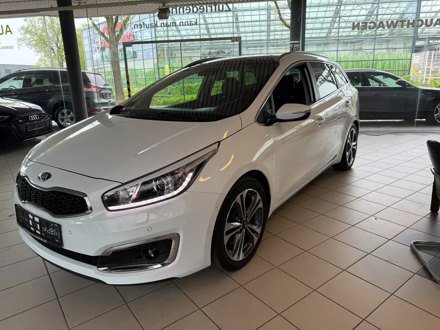Kia Ceed SW / cee'd SW Platinum Edition Leder/Pano/TWA/Navi/Kamera/Xenon Weiß - 2