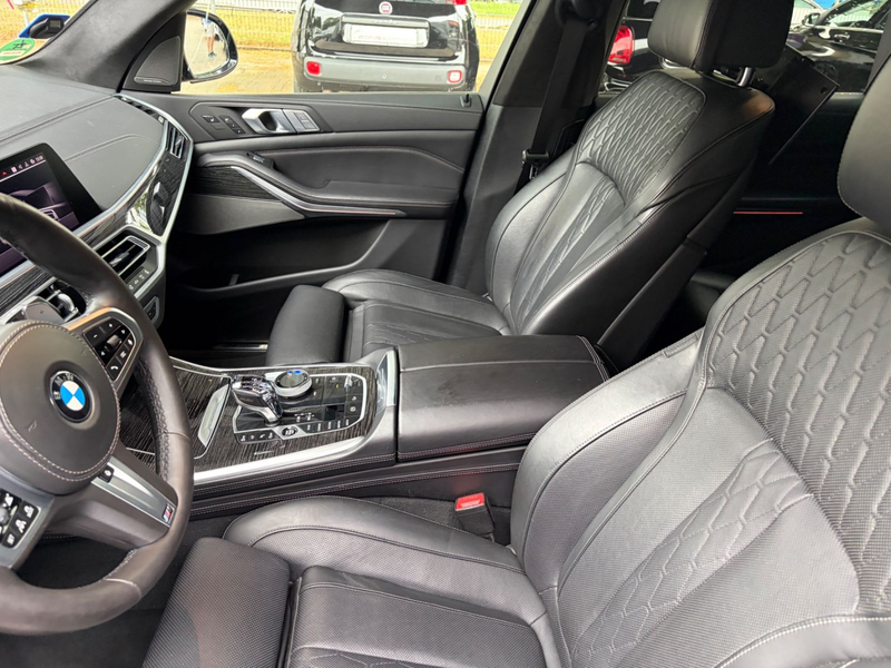 BMW X7 M50 d — photo 10