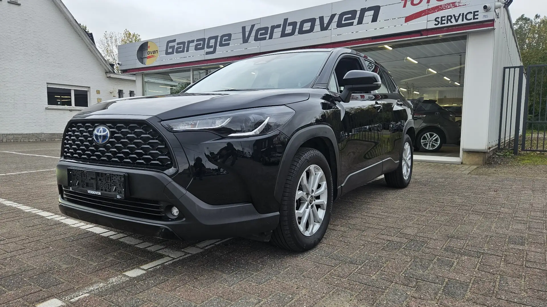 Toyota Corolla Cross dynamic 2.0 hybride Noir - 1