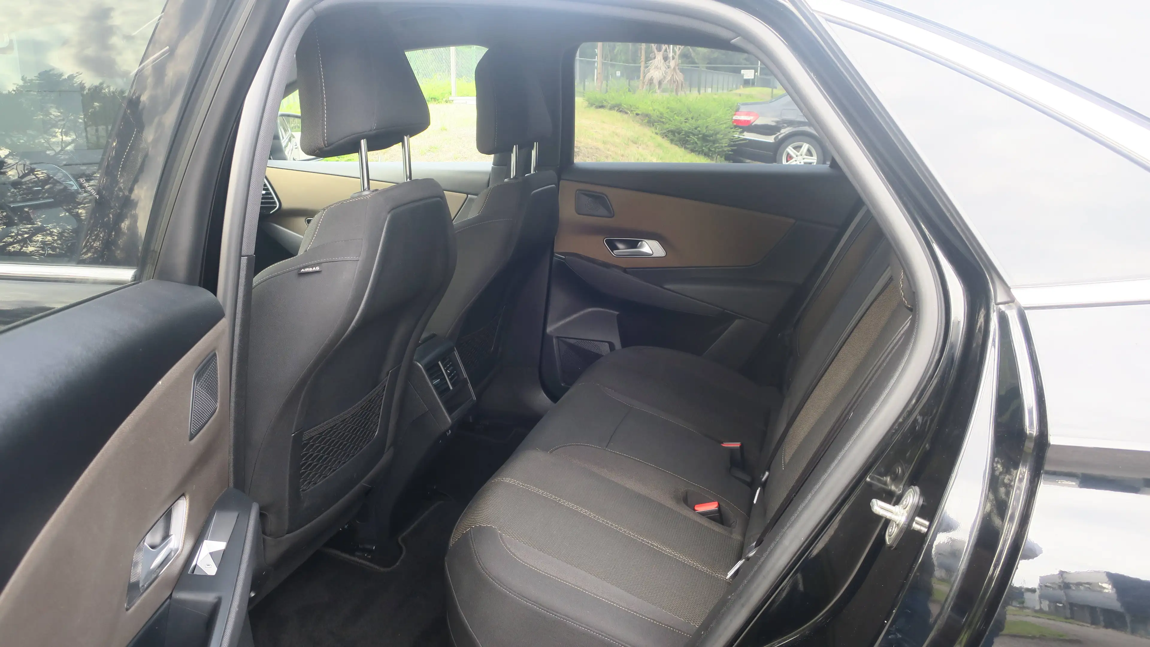 DS Automobiles DS 7 Crossback DS 7 CROSSBACK PHEV 1.6 E-TENSE So Chic (165 kW) (EU6.3) — photo 7