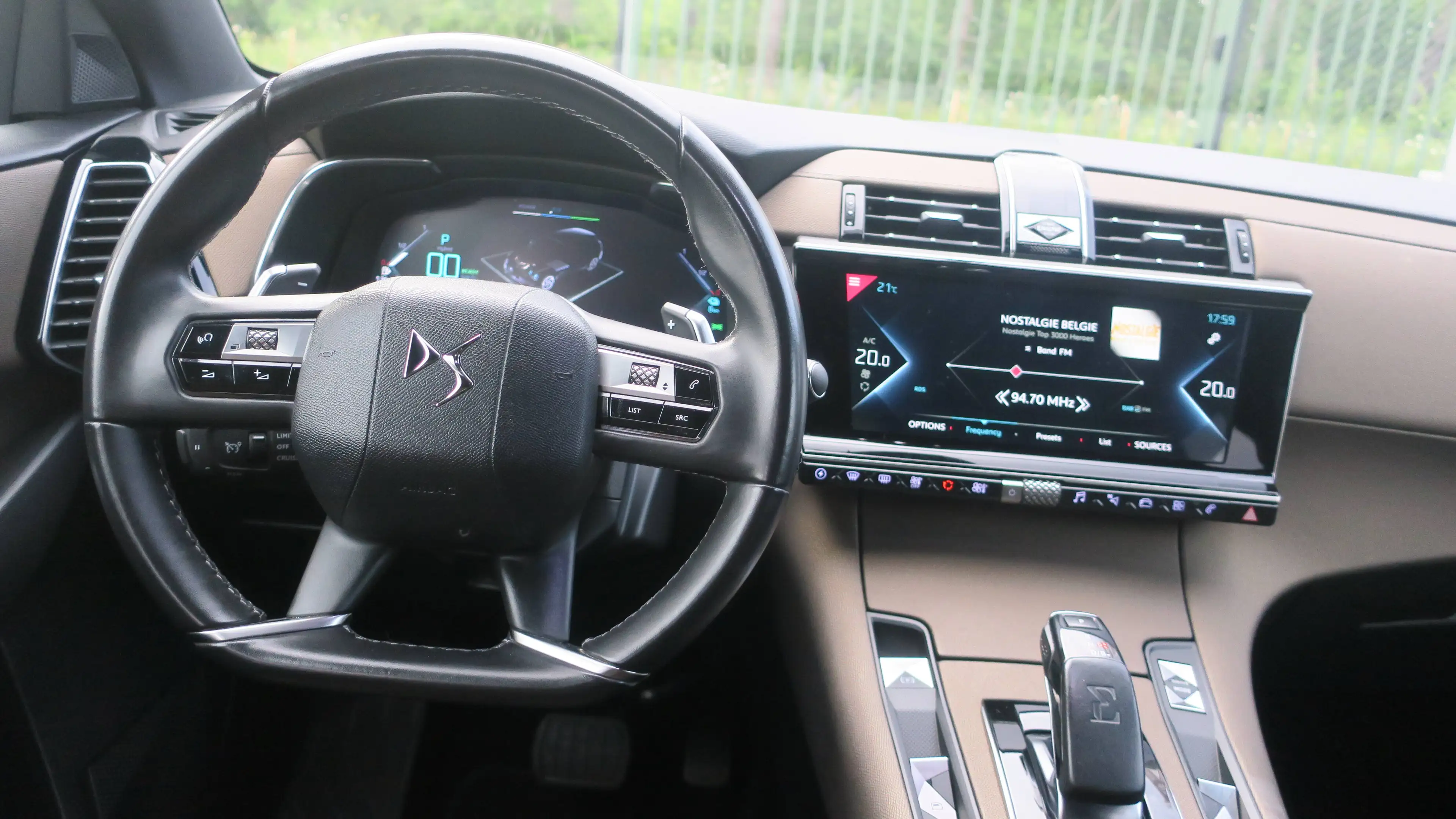 DS Automobiles DS 7 Crossback DS 7 CROSSBACK PHEV 1.6 E-TENSE So Chic (165 kW) (EU6.3) — photo 8
