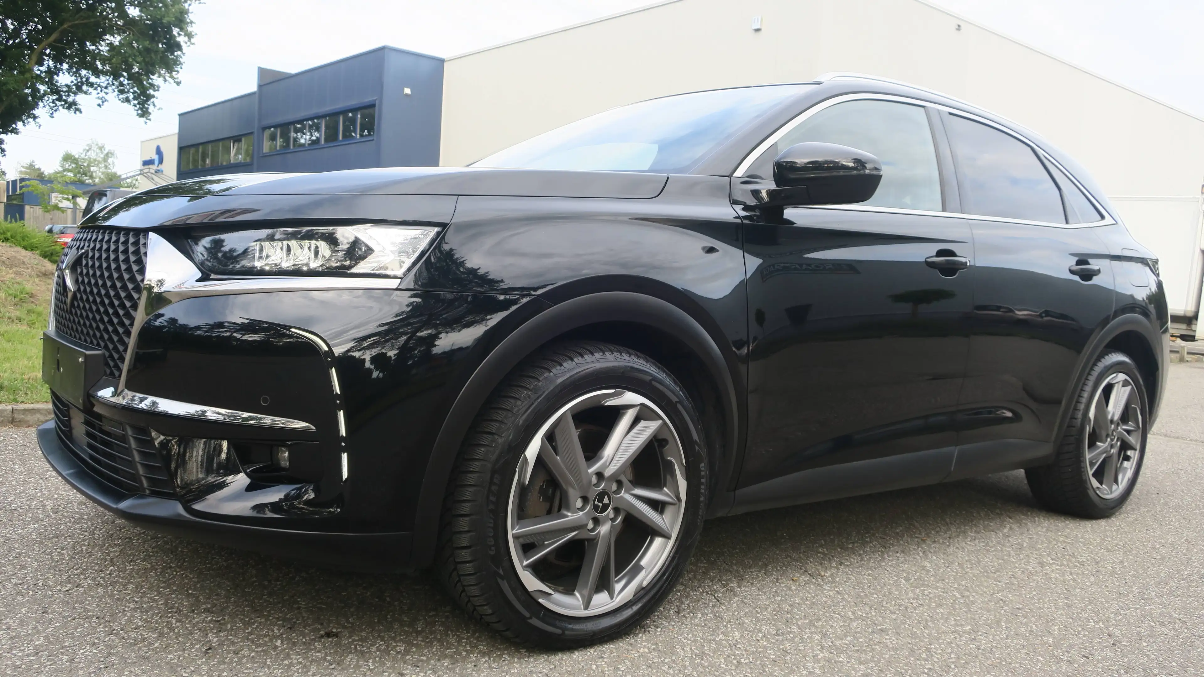 DS Automobiles DS 7 Crossback DS 7 CROSSBACK PHEV 1.6 E-TENSE So Chic (165 kW) (EU6.3)