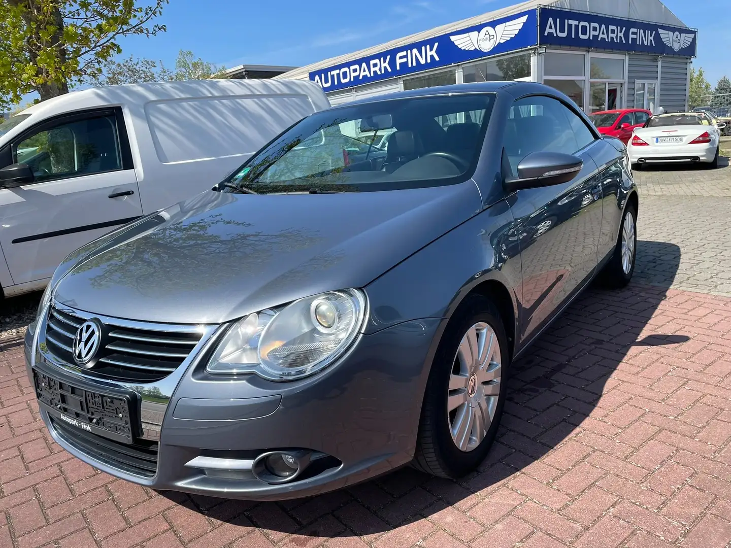 Volkswagen Eos 1.4 Edition 2010 aus 1.Hand Zustand sehr sauber Šedá - 1