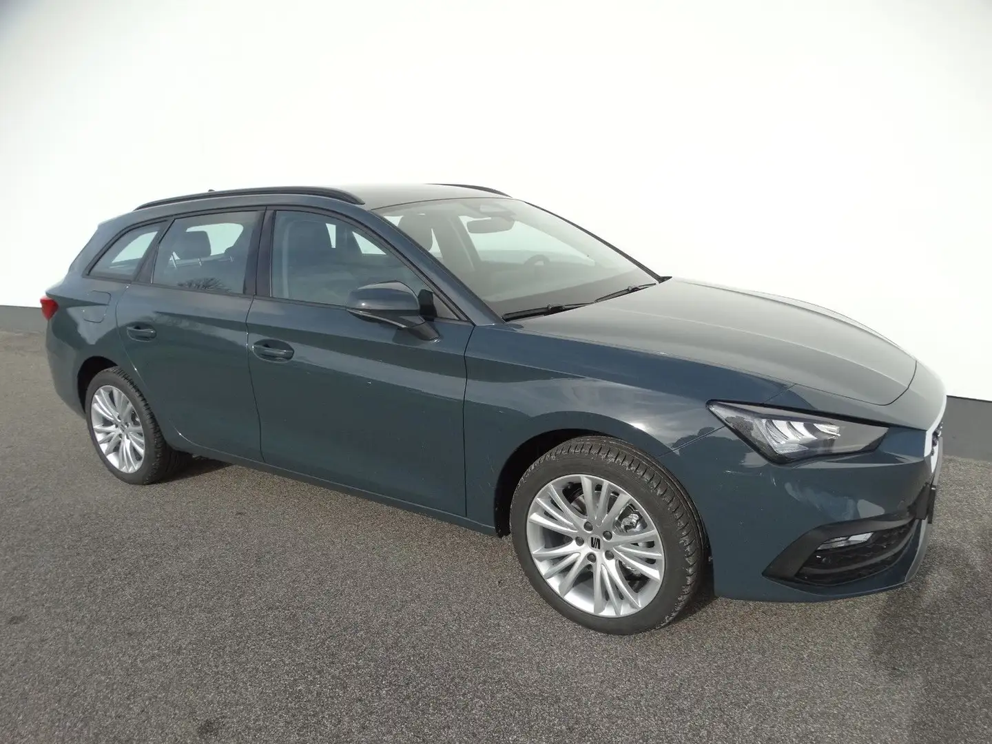 SEAT Leon 1.5 TSI Style Family ST Shz/Rkm/17"/5JGaran Blau - 2