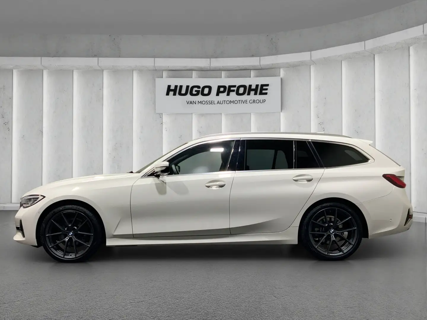 BMW 318 d touring Luxury Line | Live Cockpit | Innovations Weiß - 2