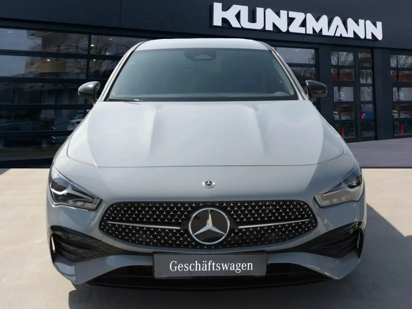 Mercedes-Benz CLA 220 d Shooting Brake AMG Night MBUX AHK 360° Grau - 2