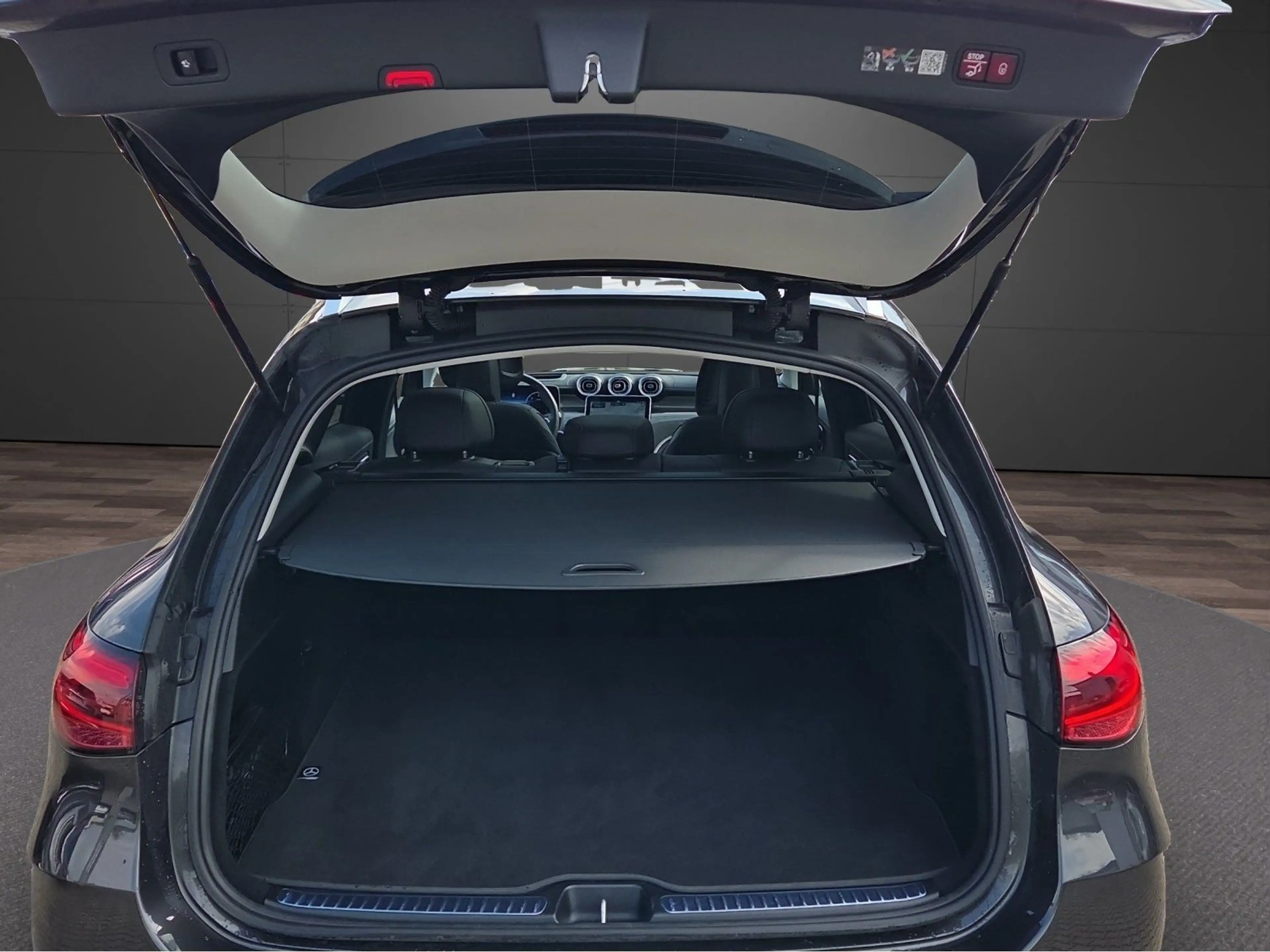 Mercedes-Benz GLC 450 d 4M AMG PREM PLUS+AHK+STHZG+PANO+HUD+++ — photo 11