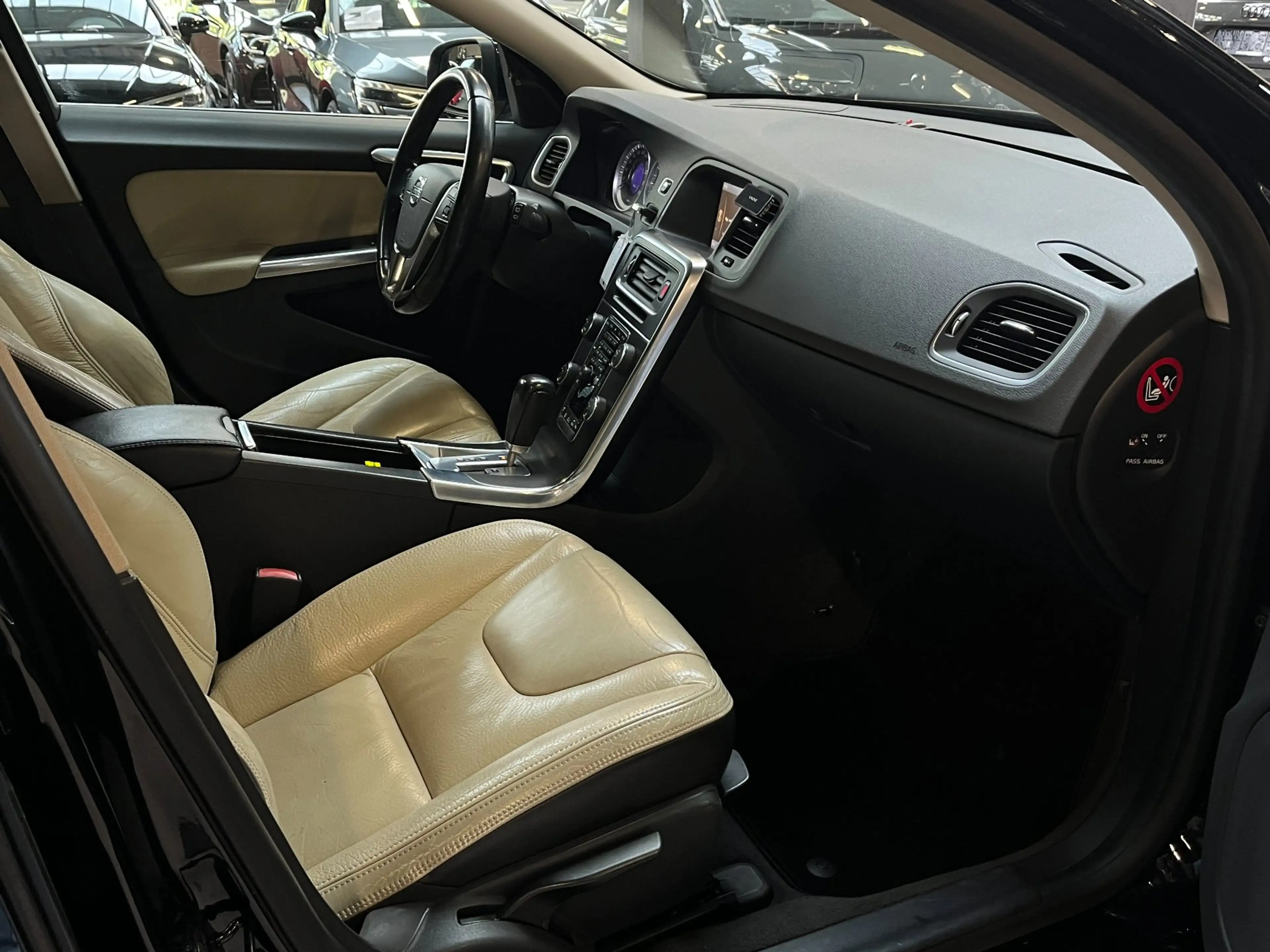 Volvo V60 1.6 T4F Summum /Dodehoek/Cruise/XenonLed/Stoelverw — photo 15