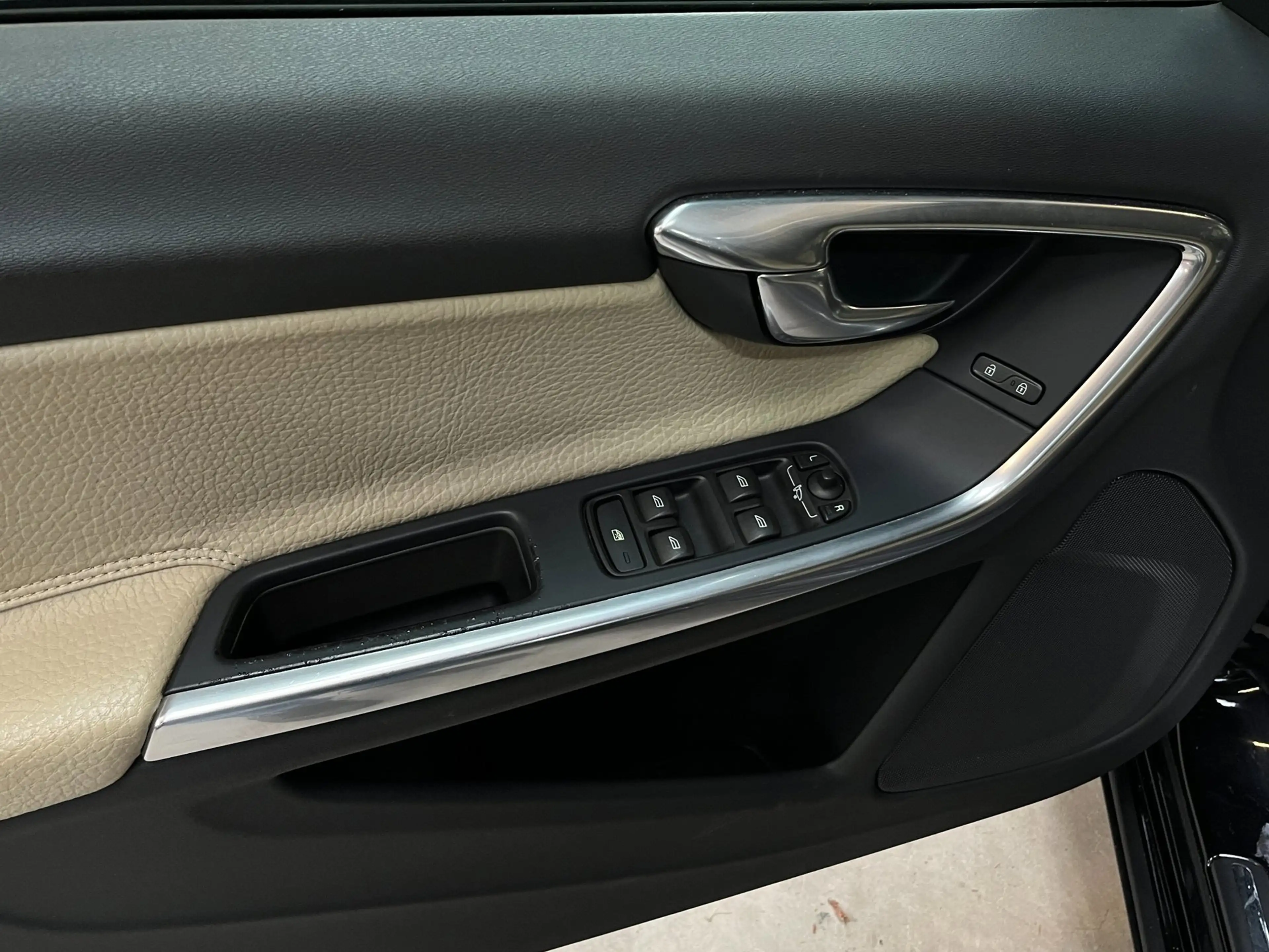 Volvo V60 1.6 T4F Summum /Dodehoek/Cruise/XenonLed/Stoelverw — photo 10
