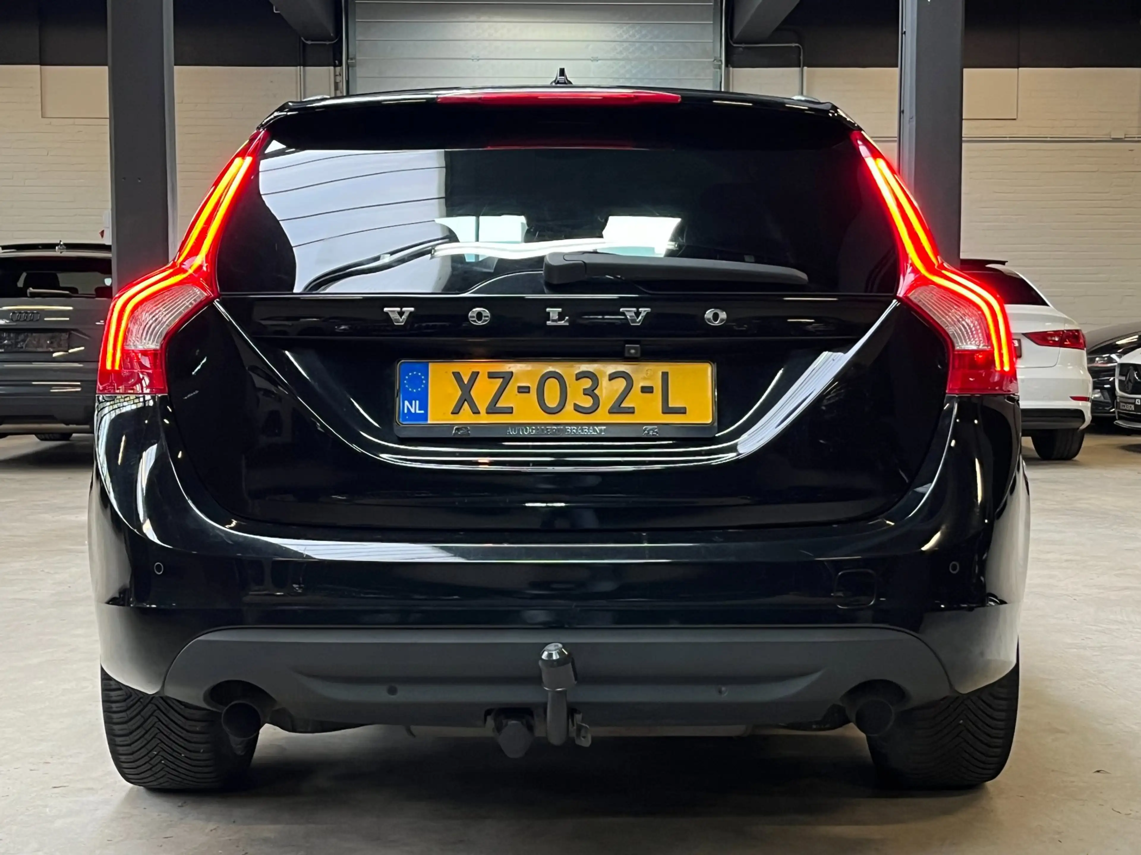 Volvo V60 1.6 T4F Summum /Dodehoek/Cruise/XenonLed/Stoelverw — photo 4