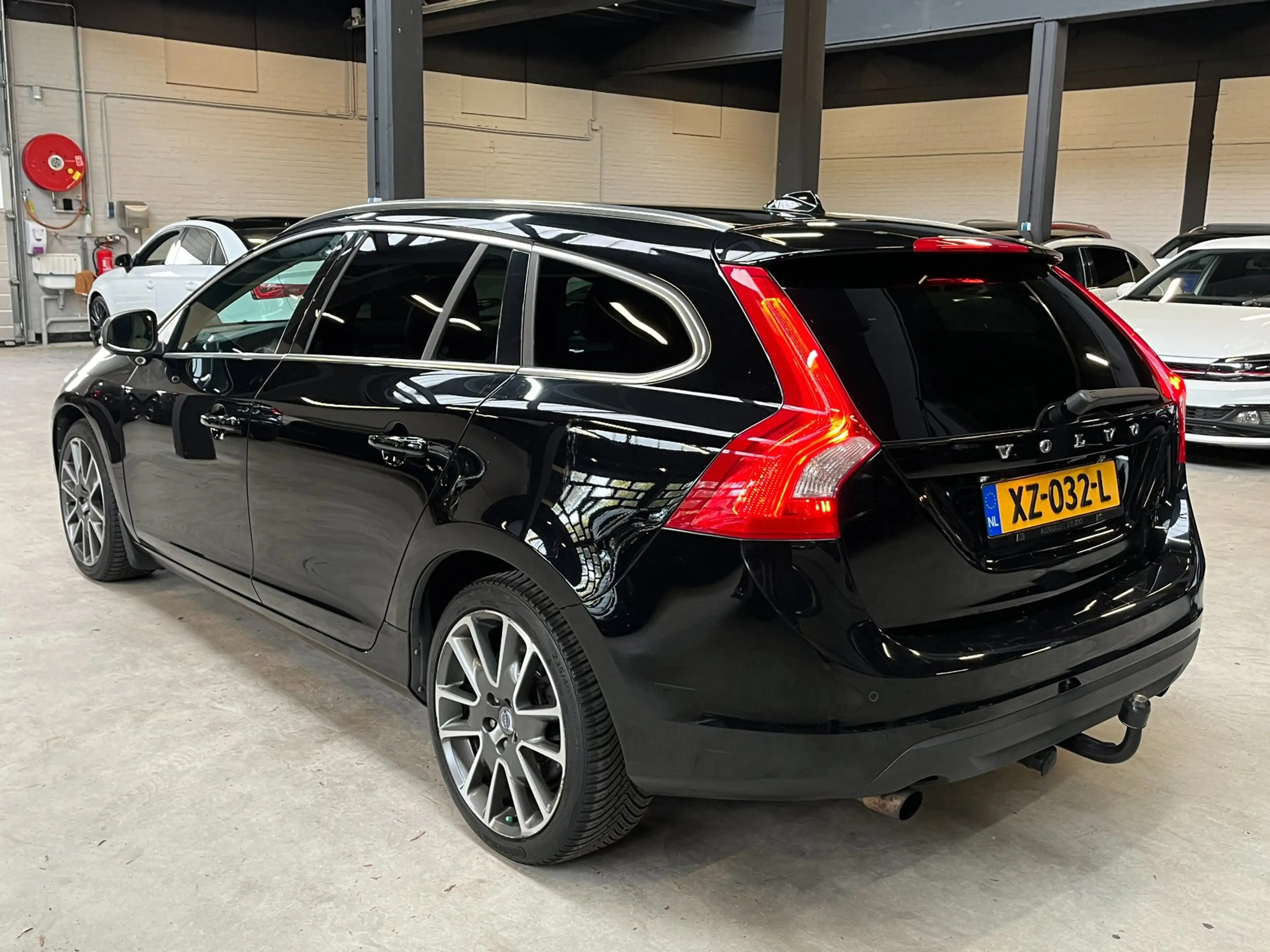 Volvo V60 1.6 T4F Summum /Dodehoek/Cruise/XenonLed/Stoelverw — photo 3