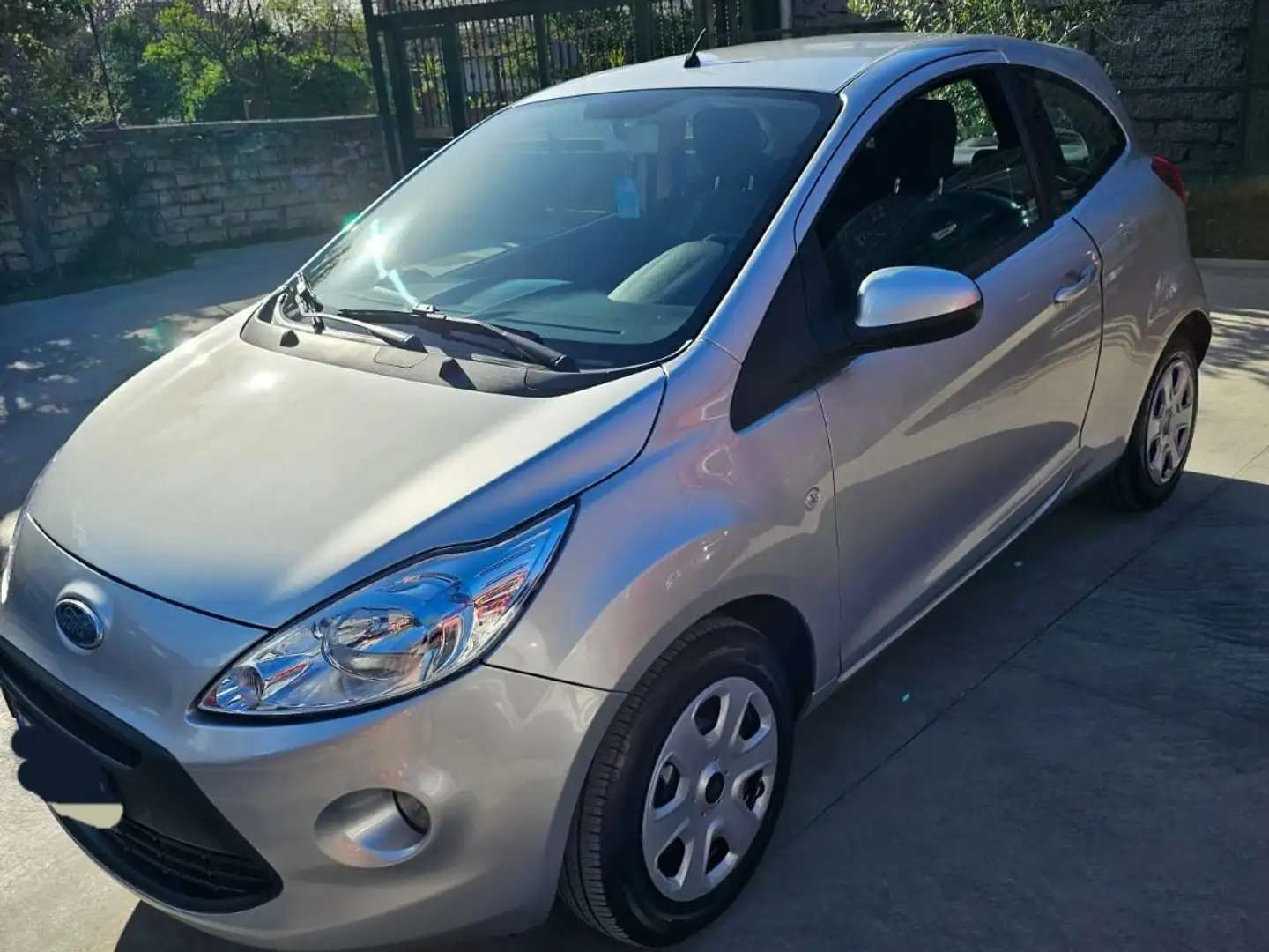 Ford Ka/Ka+ Ka 1.2 + 69cv E6 Šedá - 1