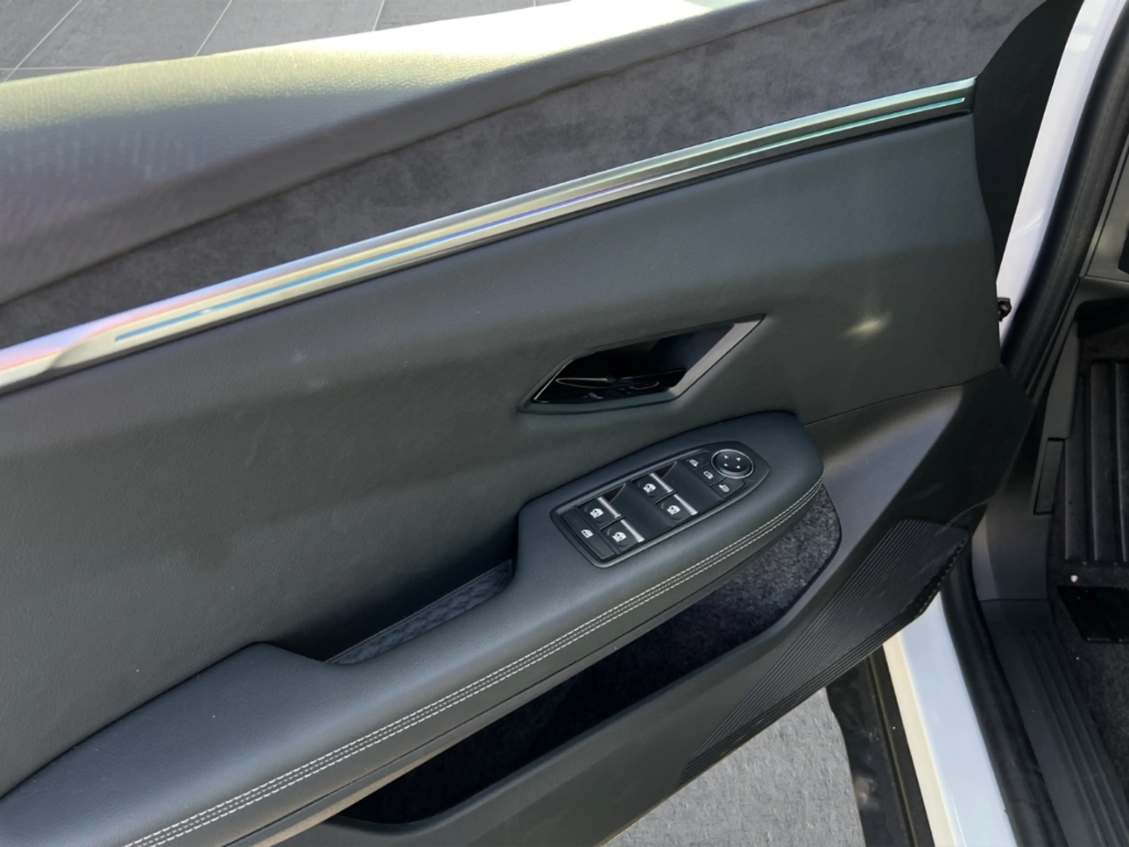 Mitsubishi Eclipse Cross 160 kW Diamant Top SitzHZ — photo 9