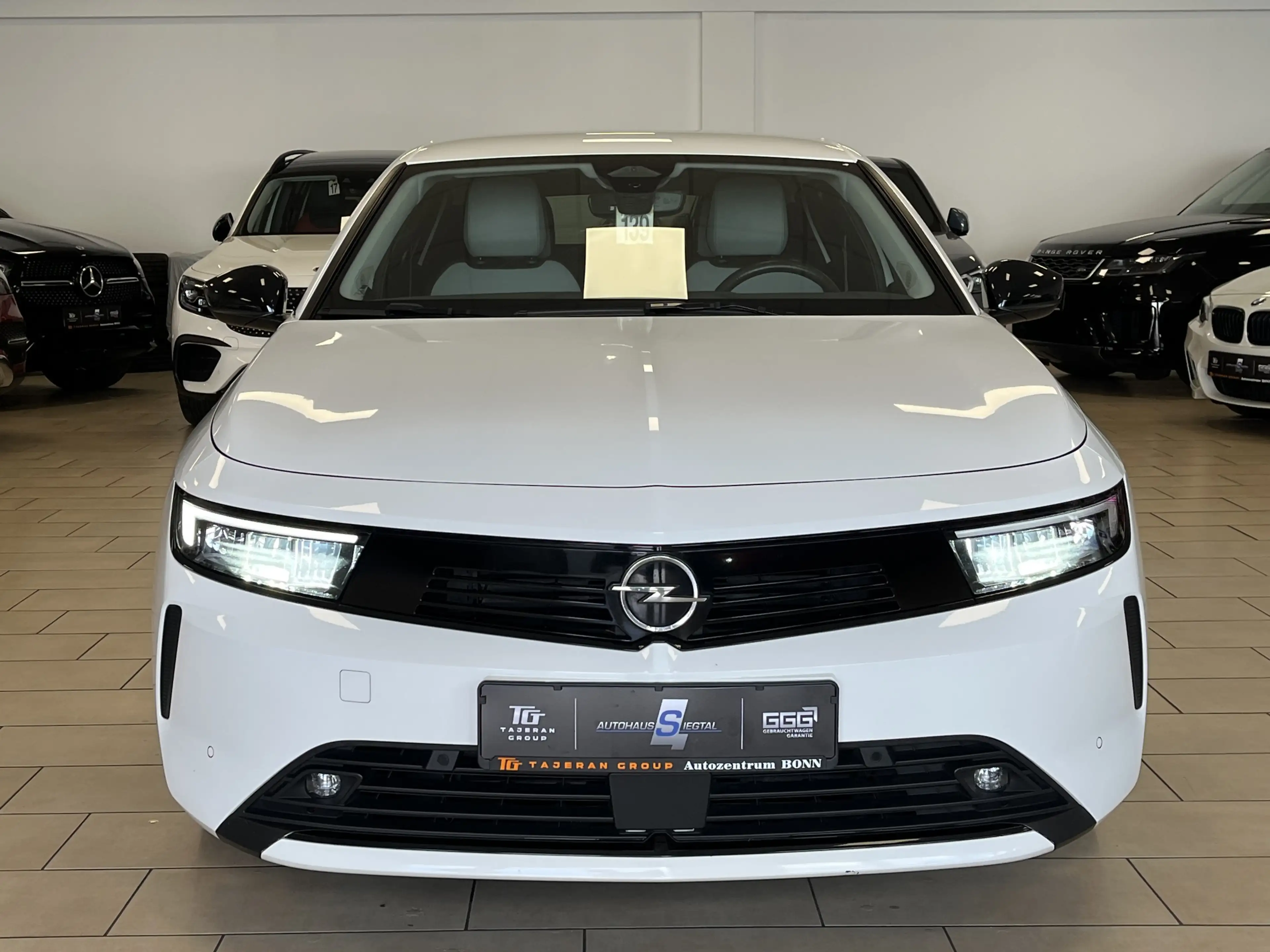 Opel Astra Elegance*NaviPro*Ambinte*LED*R.Cam*Keyless — photo 2