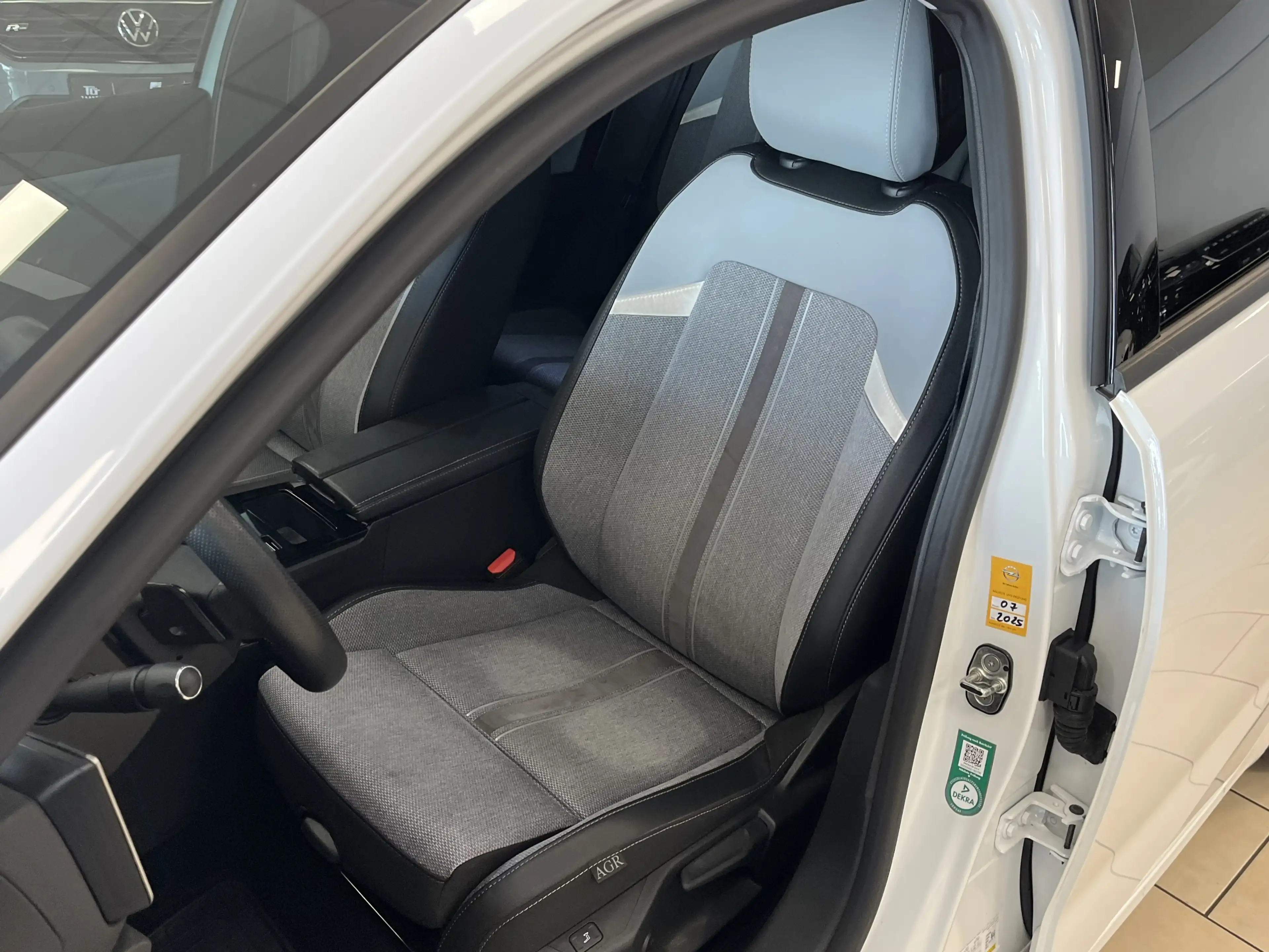 Opel Astra Elegance*NaviPro*Ambinte*LED*R.Cam*Keyless — photo 12