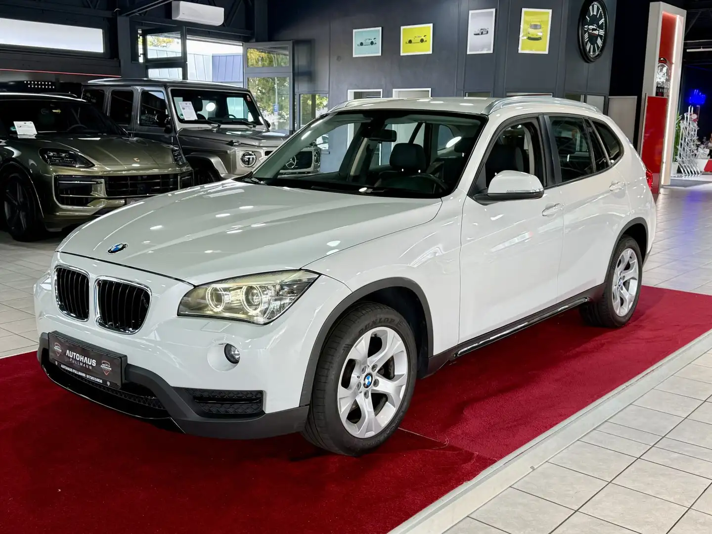 BMW X1 18d sDrive*LEDER*XENON*AUTOMATIK Weiß - 1