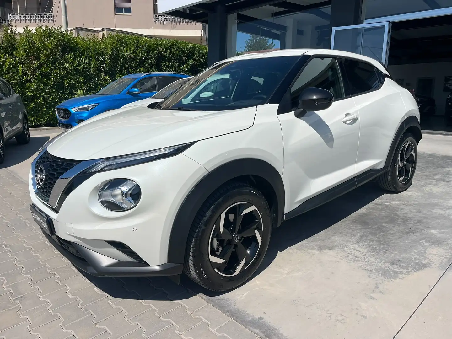 Nissan Juke Juke 1.0 dig-t N-Connecta 114cv Bianco - 2