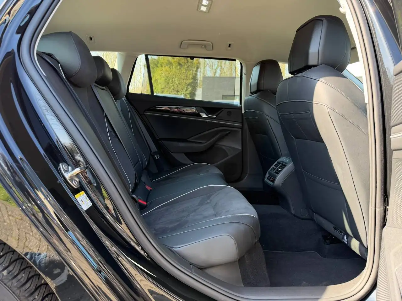 Volkswagen Passat ELEGANCE MASSAGE BIG SCREEN CARPLAY ADAPTIVE CRUIS, миниатюра 6