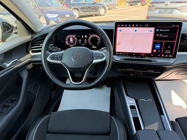 Volkswagen Passat view 8
