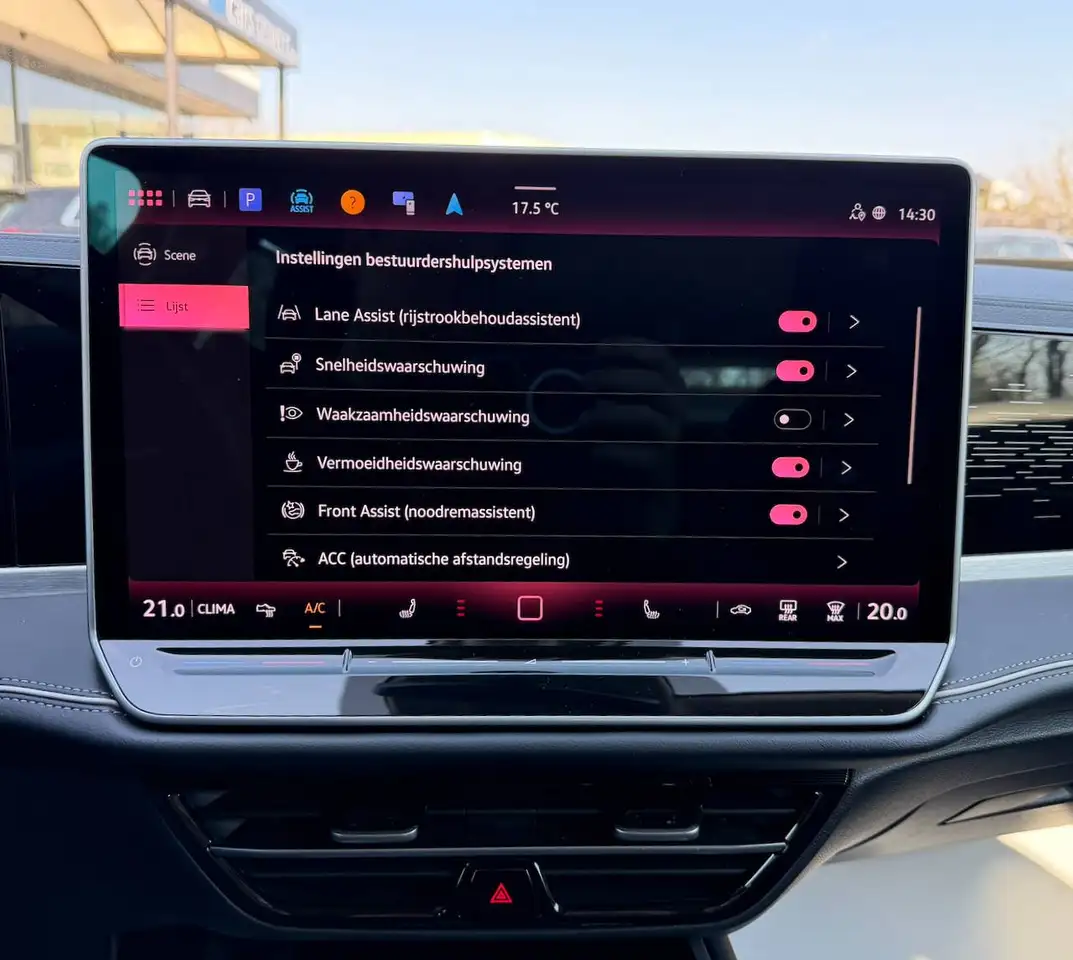 Volkswagen Passat ELEGANCE MASSAGE BIG SCREEN CARPLAY ADAPTIVE CRUIS, миниатюра 13